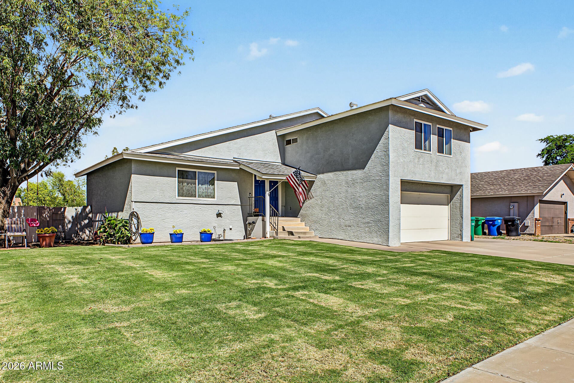 3852 E GABLE Avenue