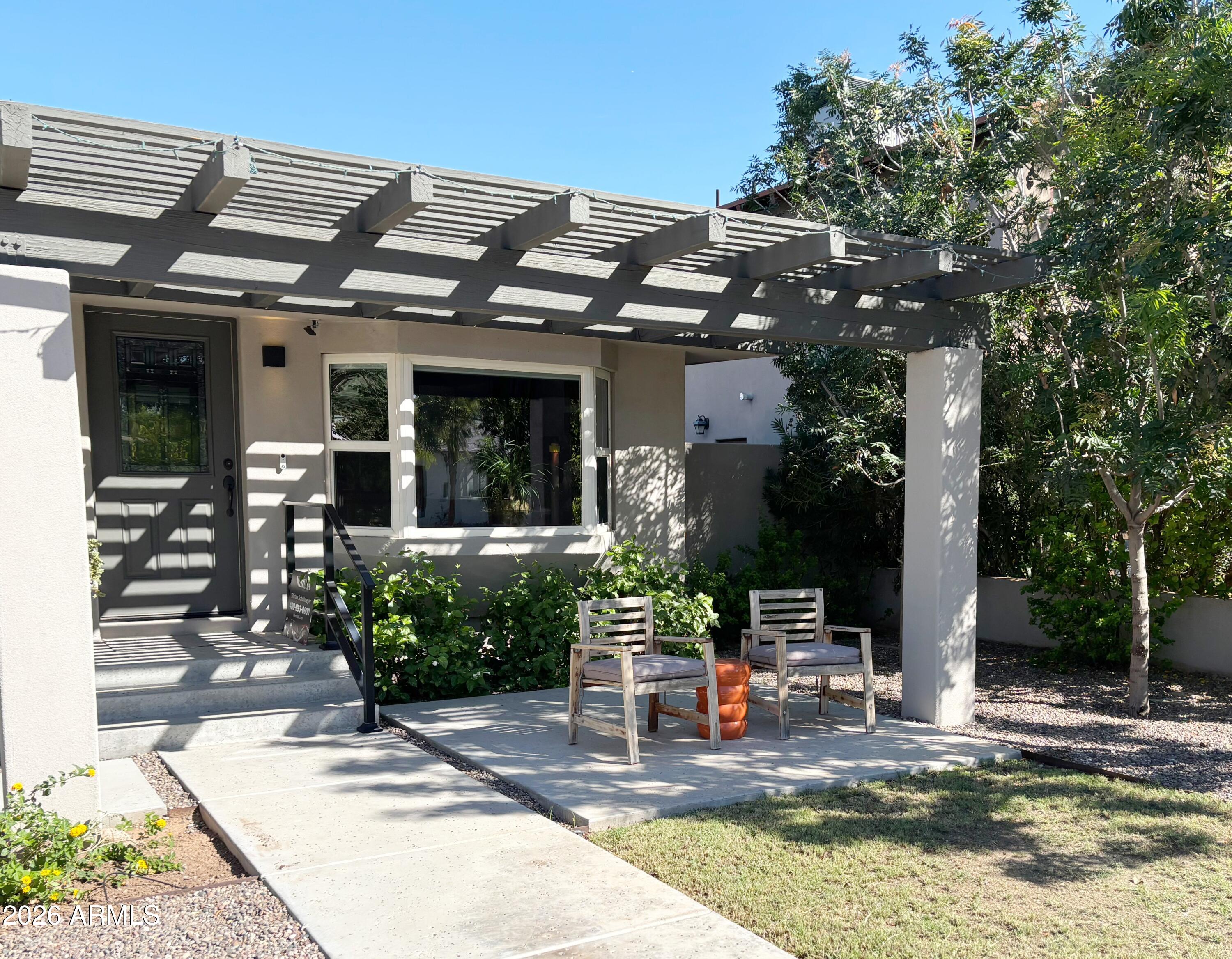 514 W 11TH Street W