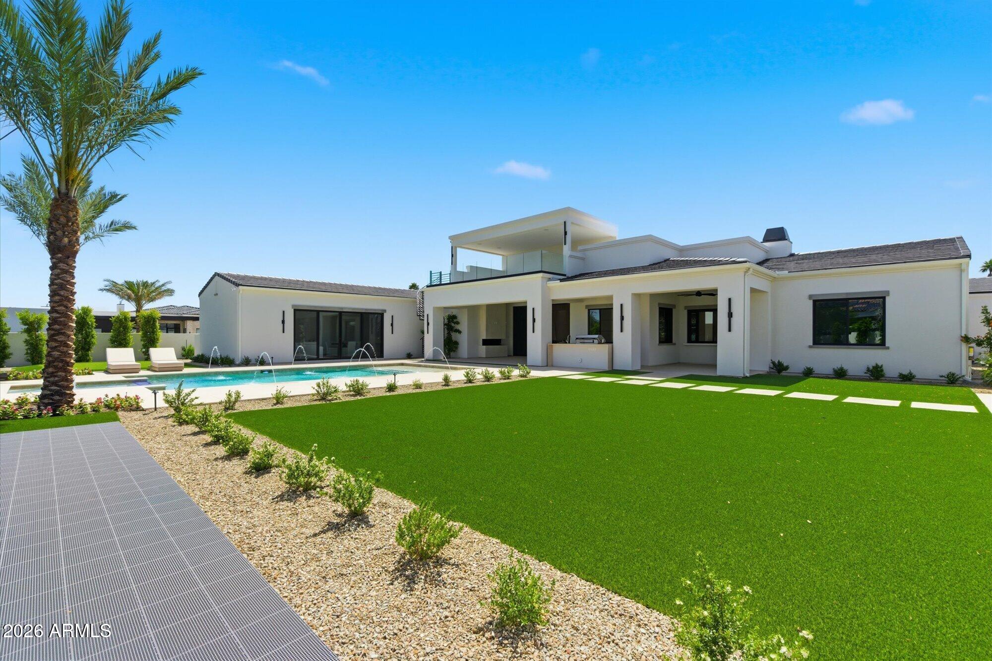 6821 E VALLEY VISTA Lane