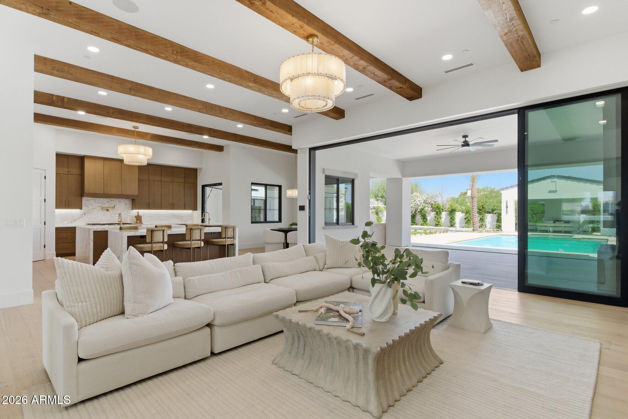 6821 E VALLEY VISTA Lane