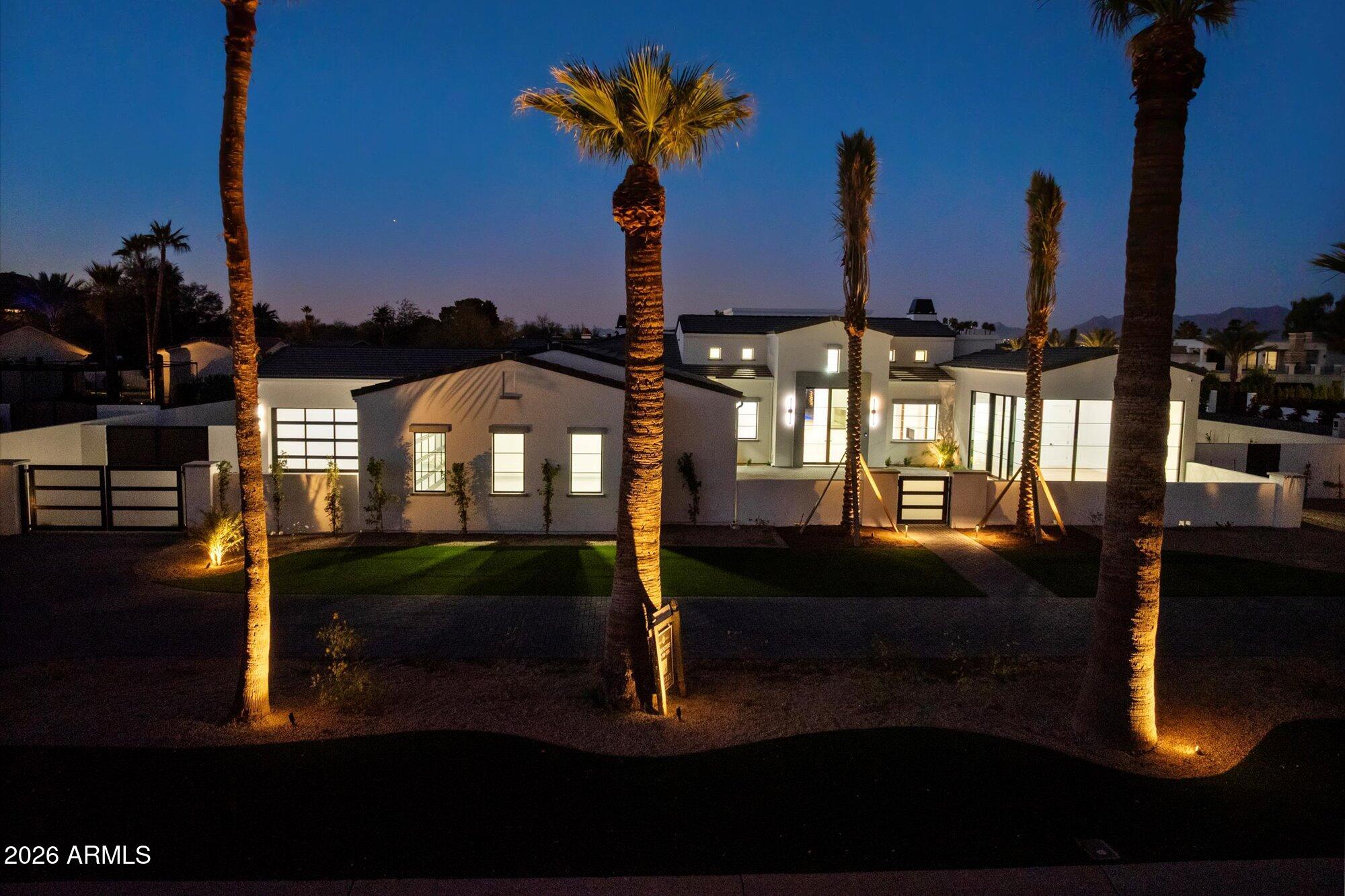 6821 E VALLEY VISTA Lane