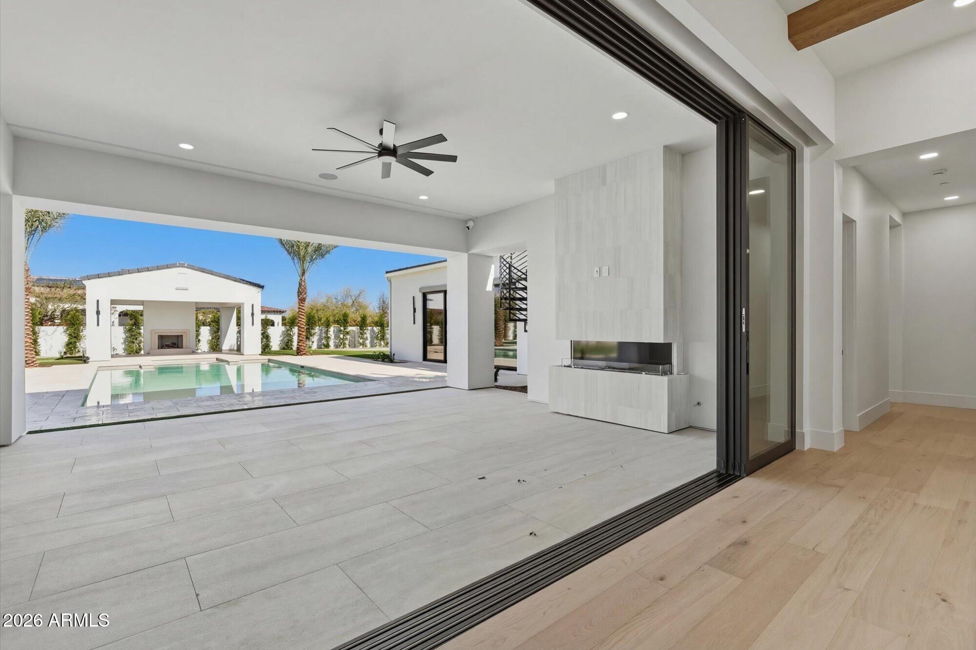 6821 E VALLEY VISTA Lane