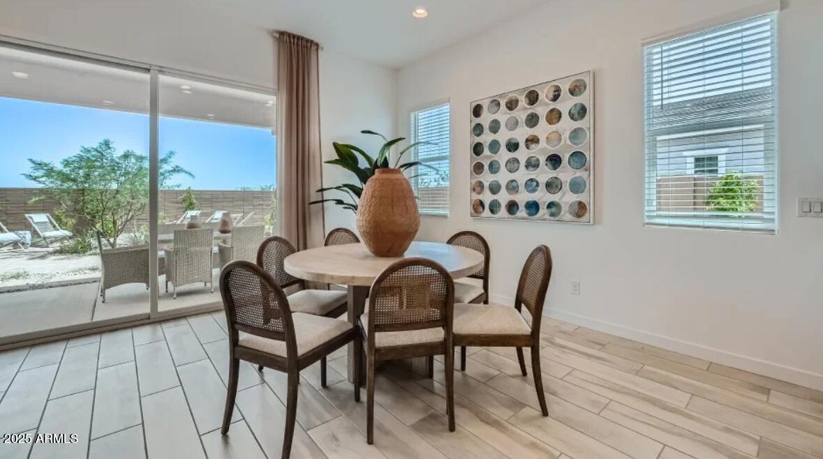 939 W PERALTA Pass