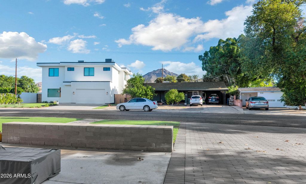 Photo of 4549 E Campbell Avenue #101, Phoenix, AZ 85018 (MLS # 7002688)