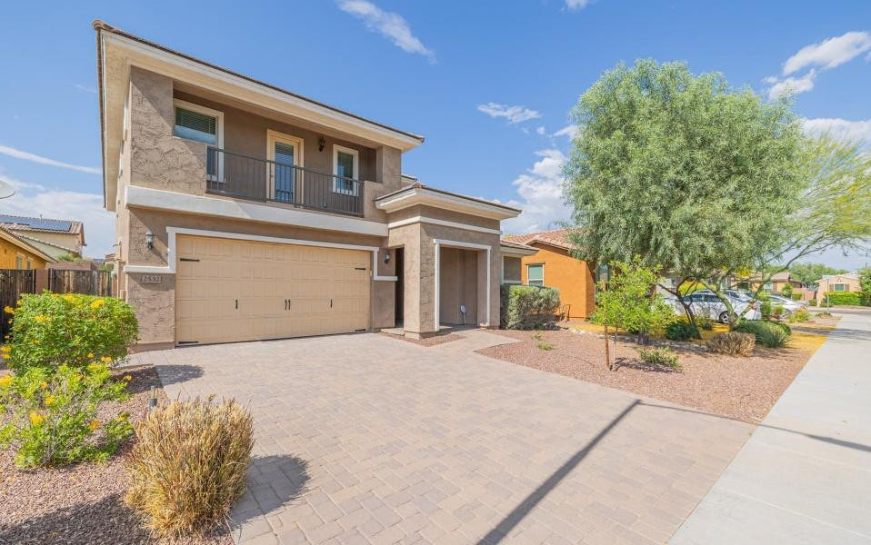 2532 W Corva Drive