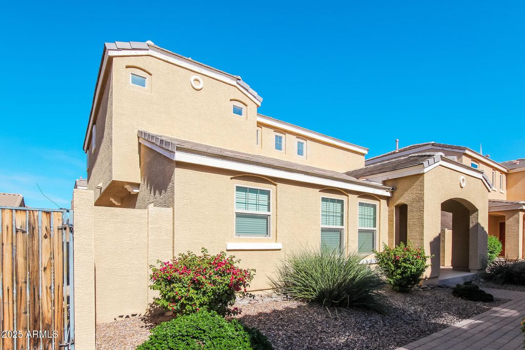 Photo of 2243 S Ponderosa Drive, Gilbert, AZ 85295 (MLS # 6927458)