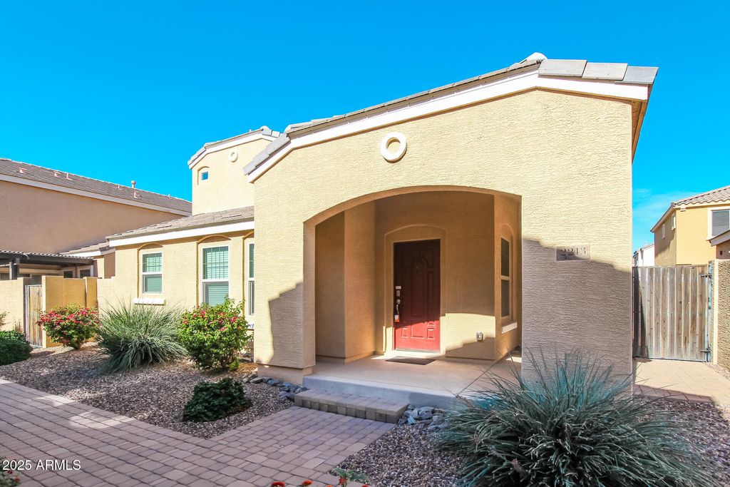 Photo of 2243 S Ponderosa Drive, Gilbert, AZ 85295 (MLS # 6927458)
