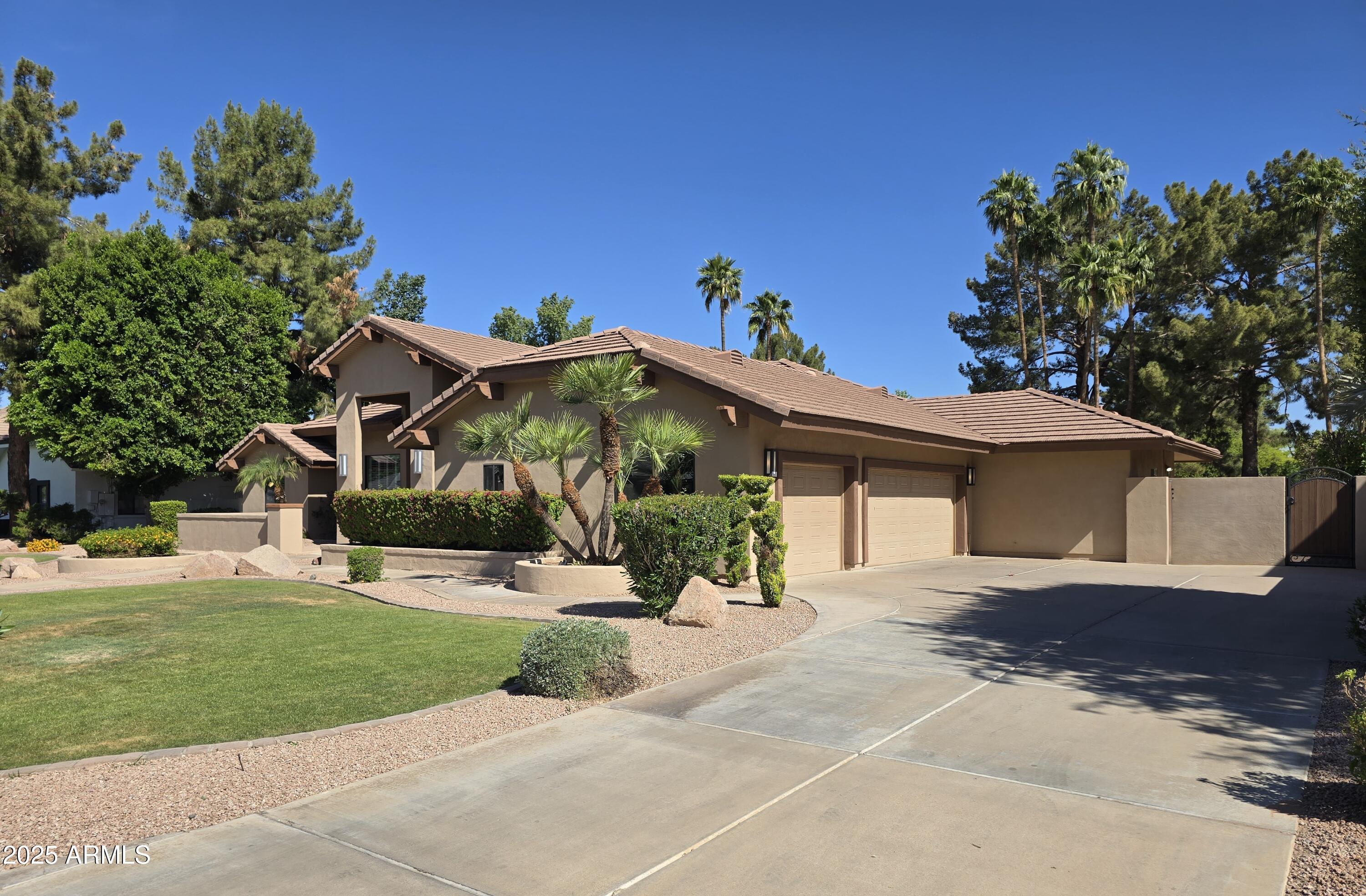 1348 E LOS ARBOLES Drive