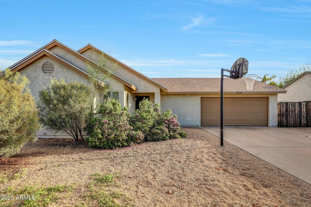 Photo of 5419 W Eugie Avenue, Glendale, AZ 85304 (MLS # 6933645)