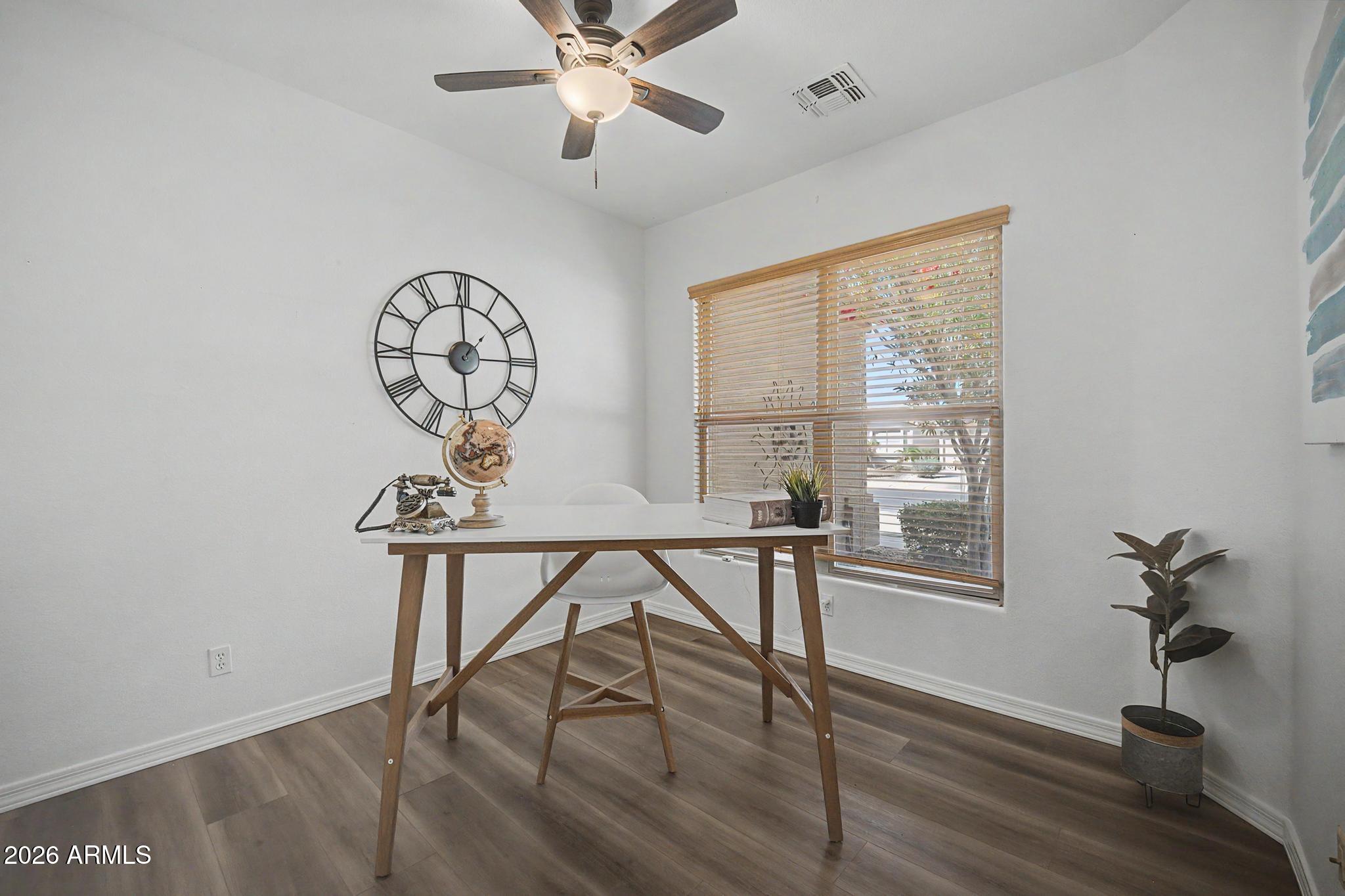 3211 E GLENEAGLE Drive