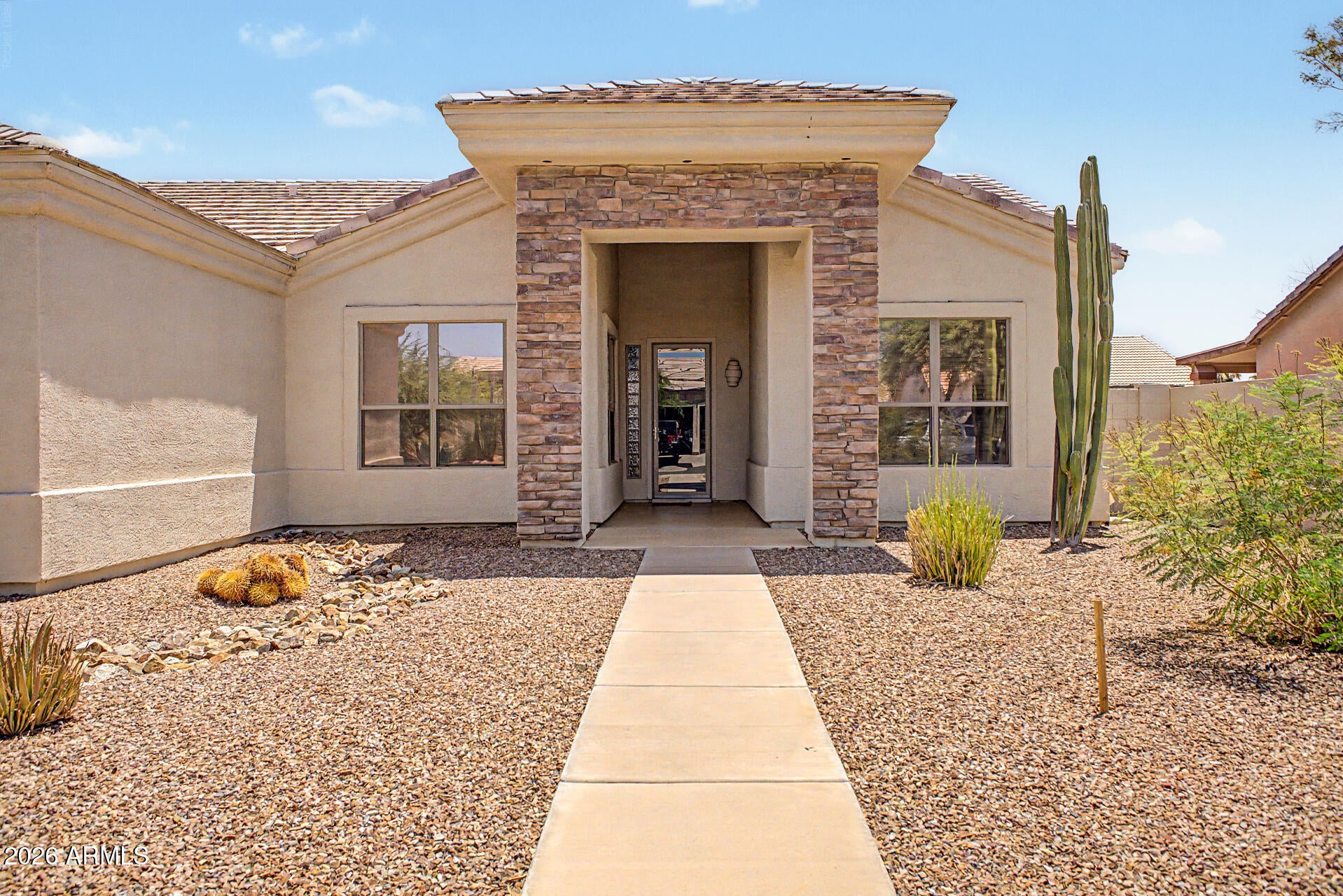 1232 E MELROSE Loop