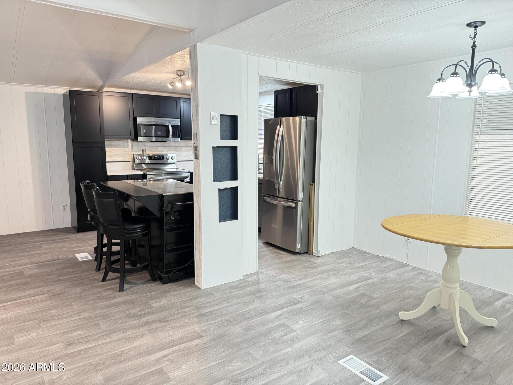 535 S ALMA SCHOOL Road 113