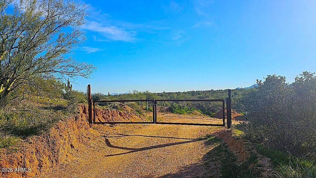 Photo of 1423 E Montello Road #-, Scottsdale, AZ 85262 (MLS # 6968147)