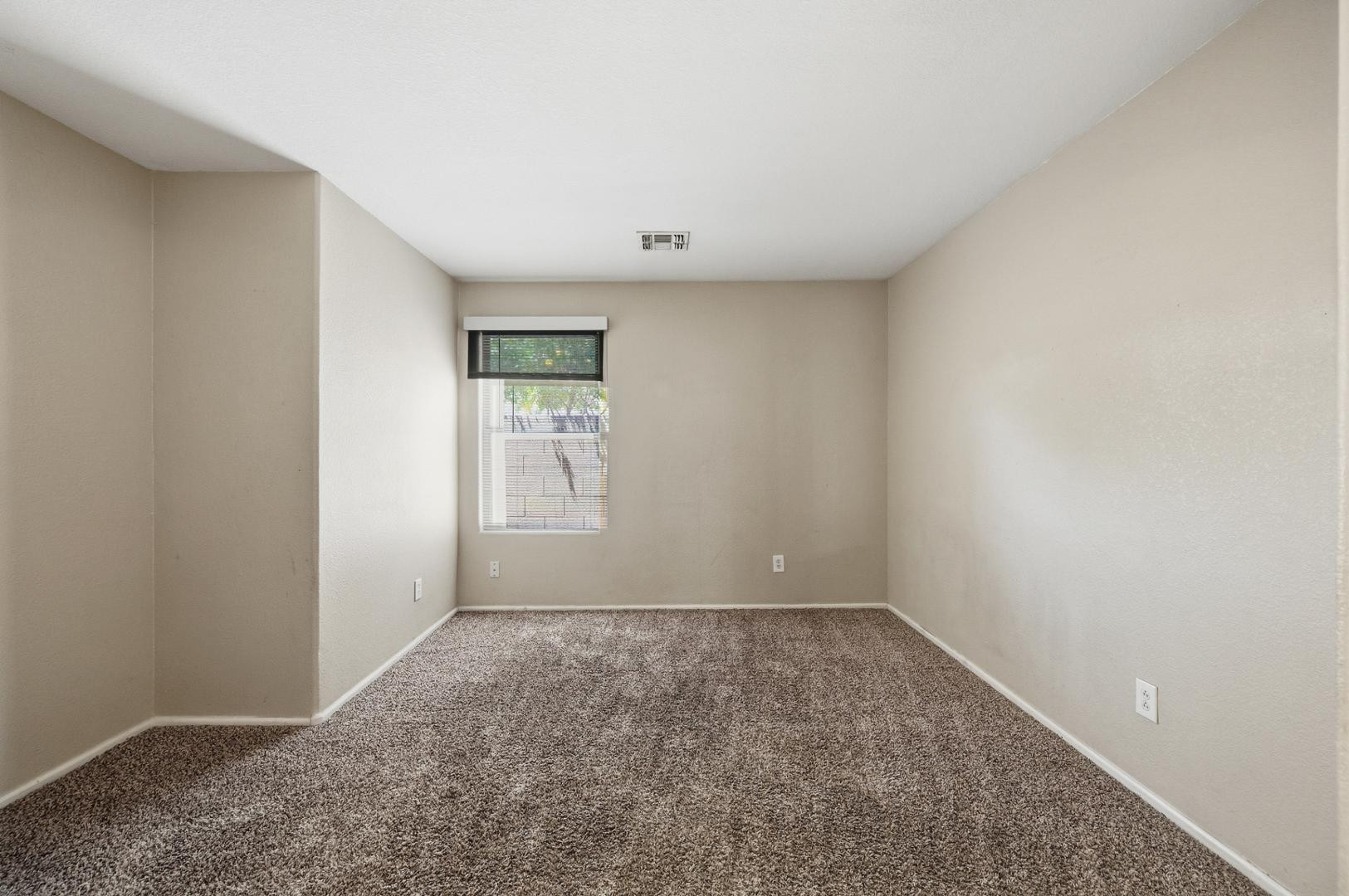 8205 S 45th Lane