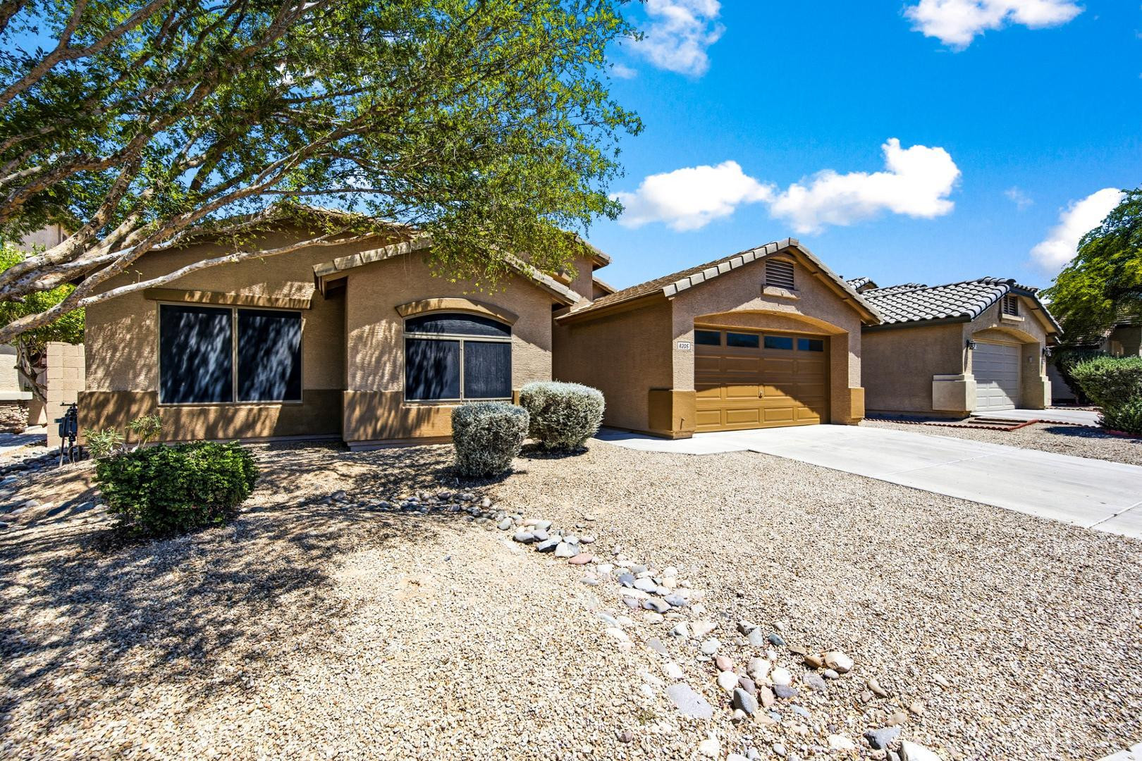 8205 S 45th Lane