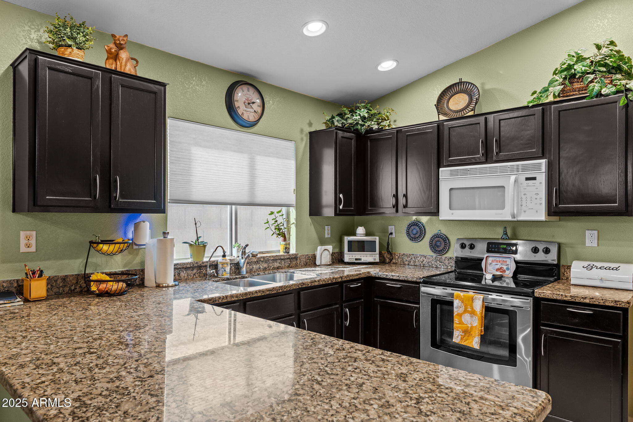 3023 E HONONEGH Drive