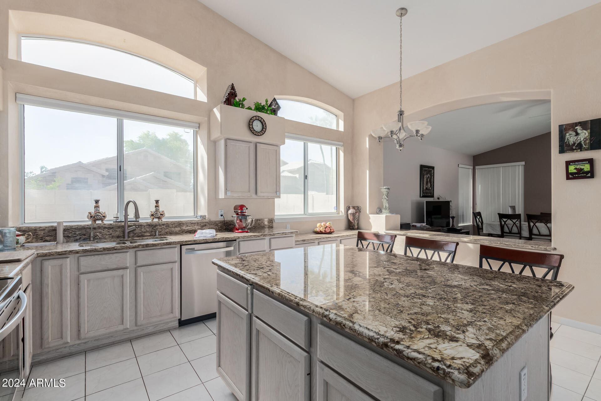 5960 W VIA MONTOYA Drive