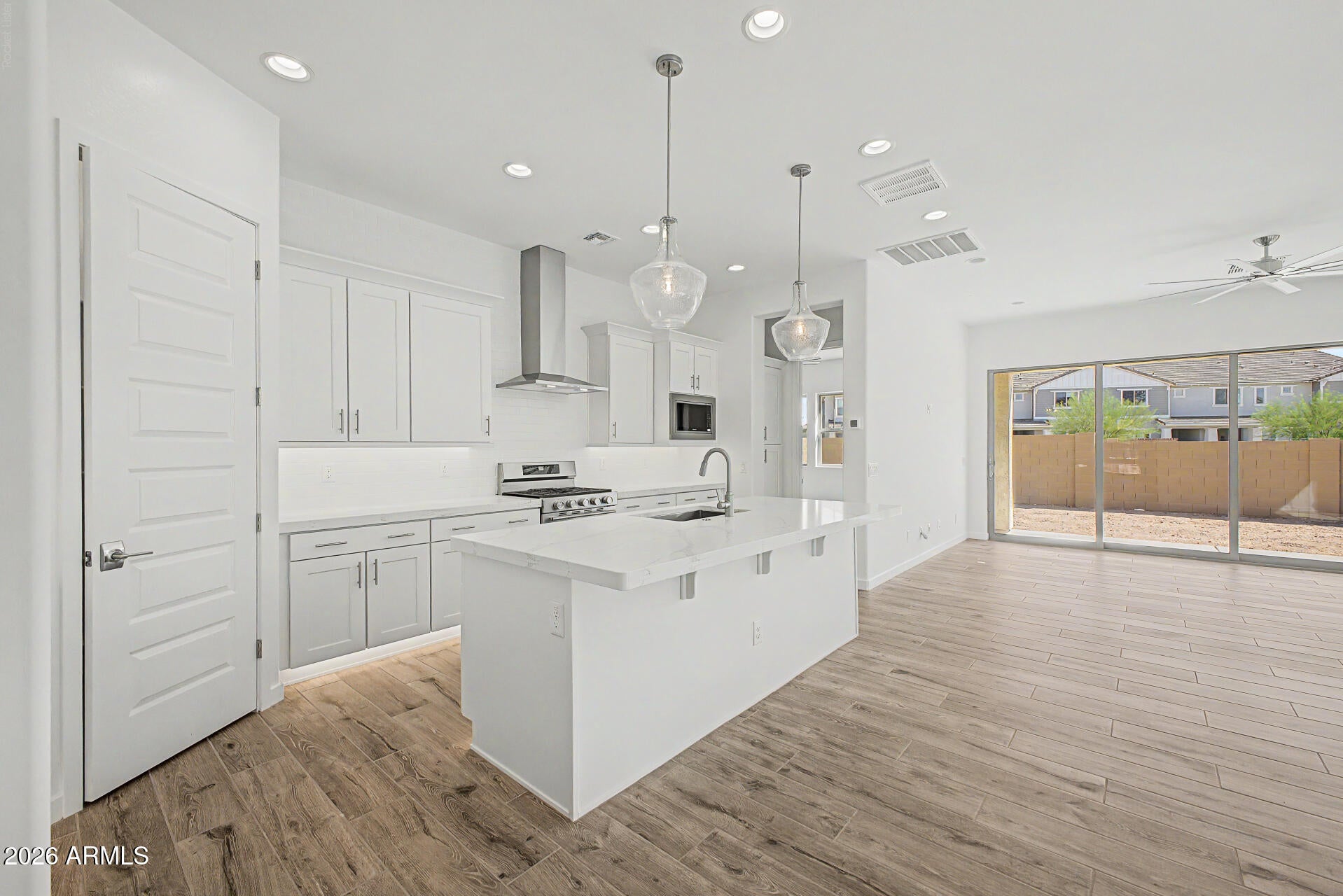 3719 E ROCHELLE Circle