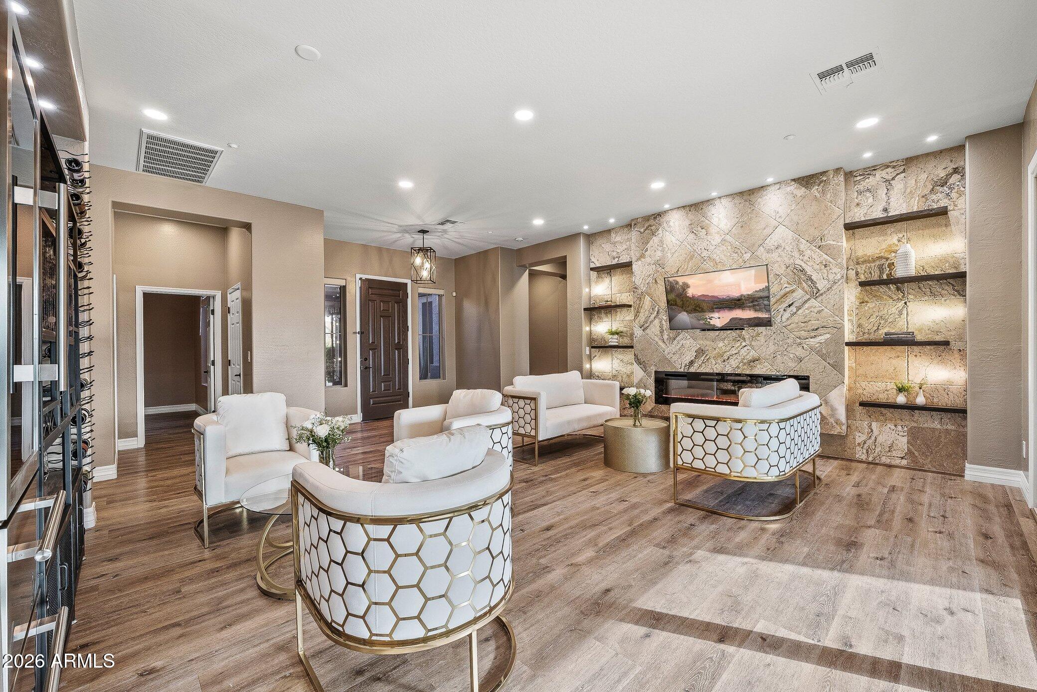 40722 N HARBOUR TOWN Court