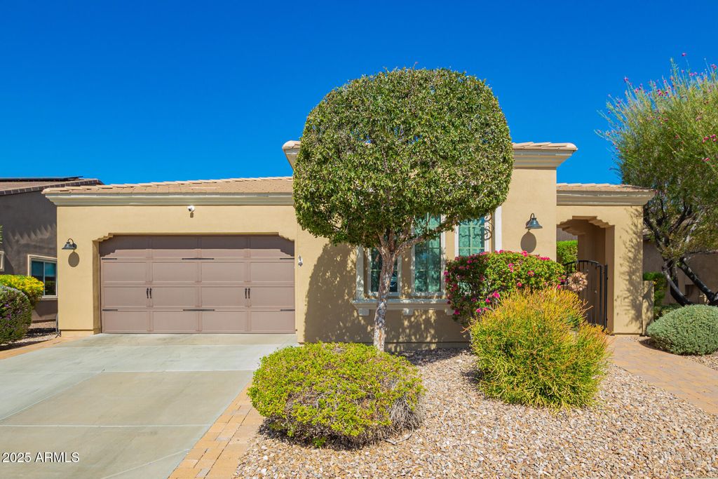 Photo of 12956 W Eagle Ridge Lane, Peoria, AZ 85383 (MLS # 6929651)