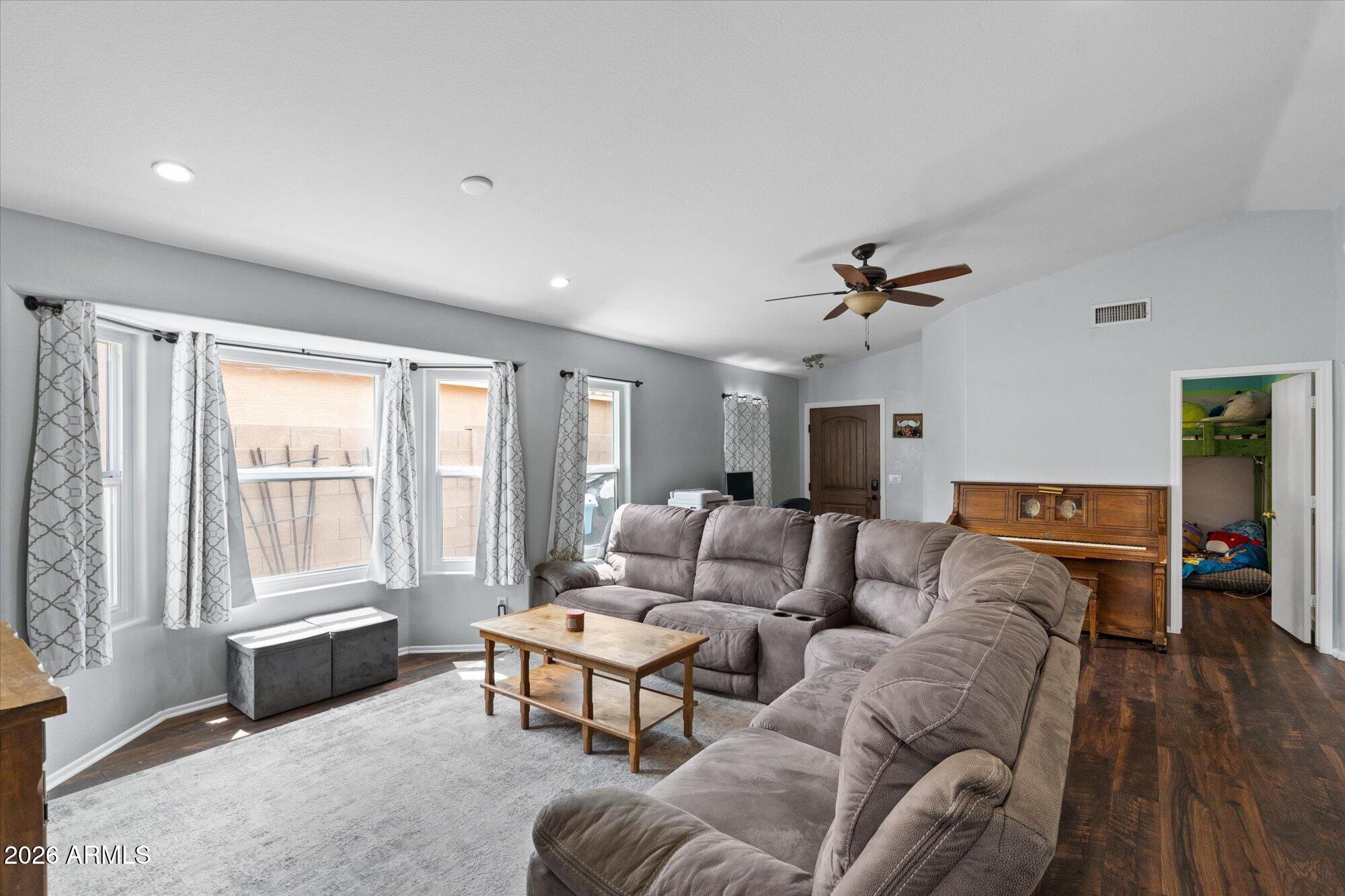 4052 W VILLA LINDA Drive
