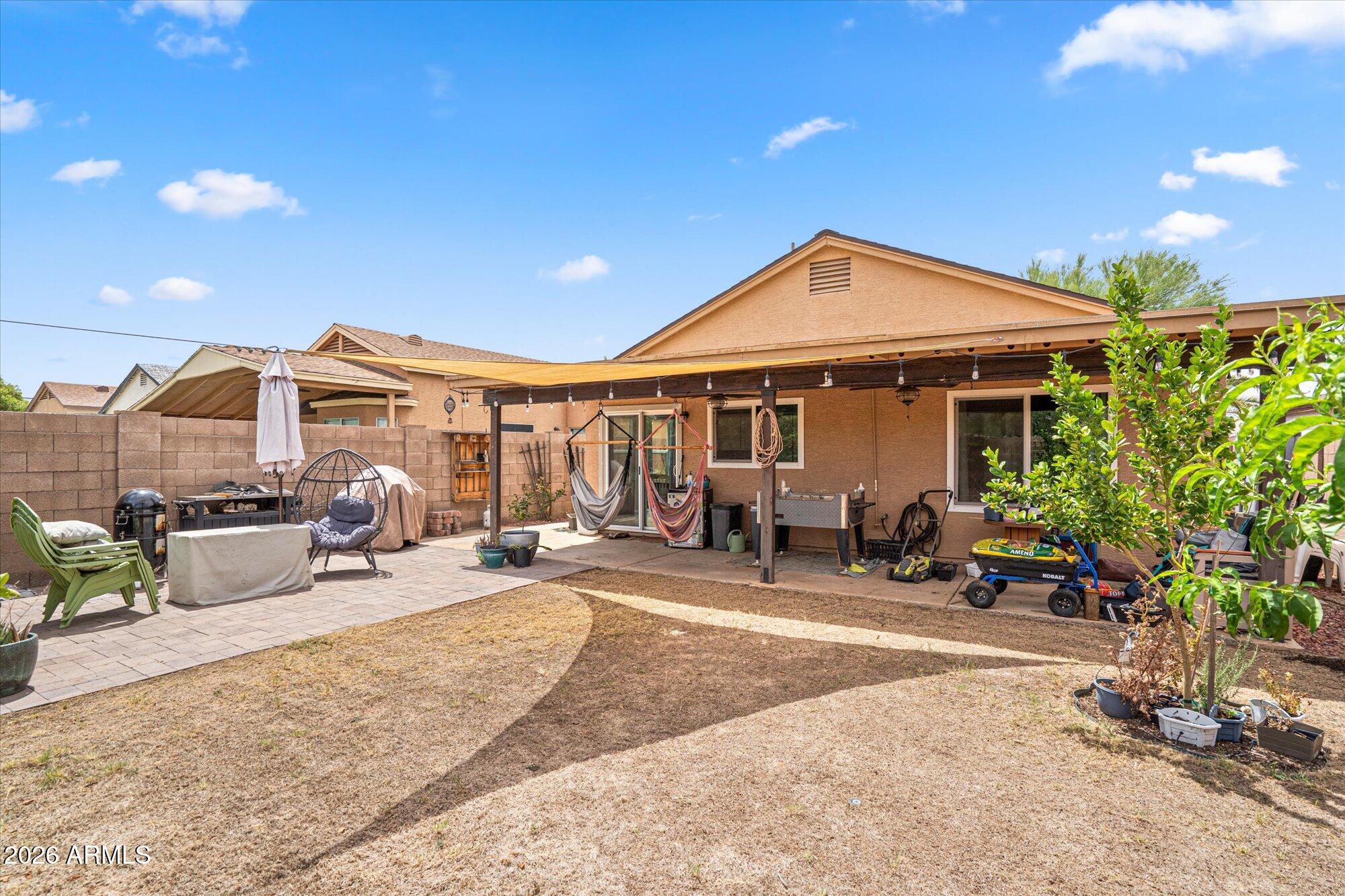 4052 W VILLA LINDA Drive