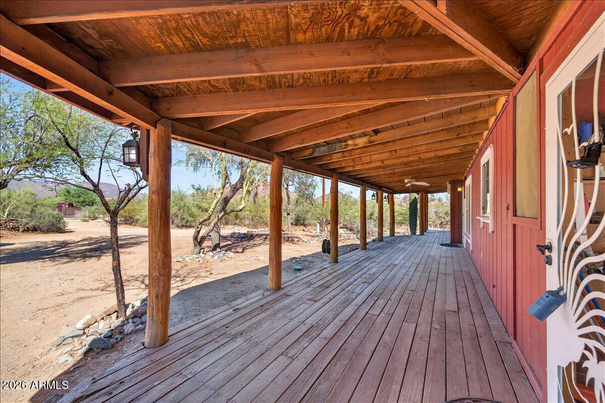 602 W CIRCLE MOUNTAIN Road