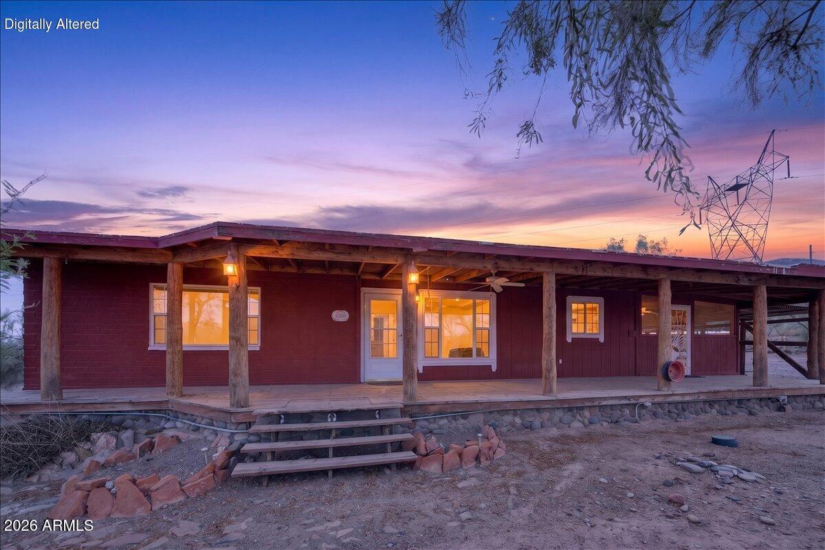 602 W CIRCLE MOUNTAIN Road
