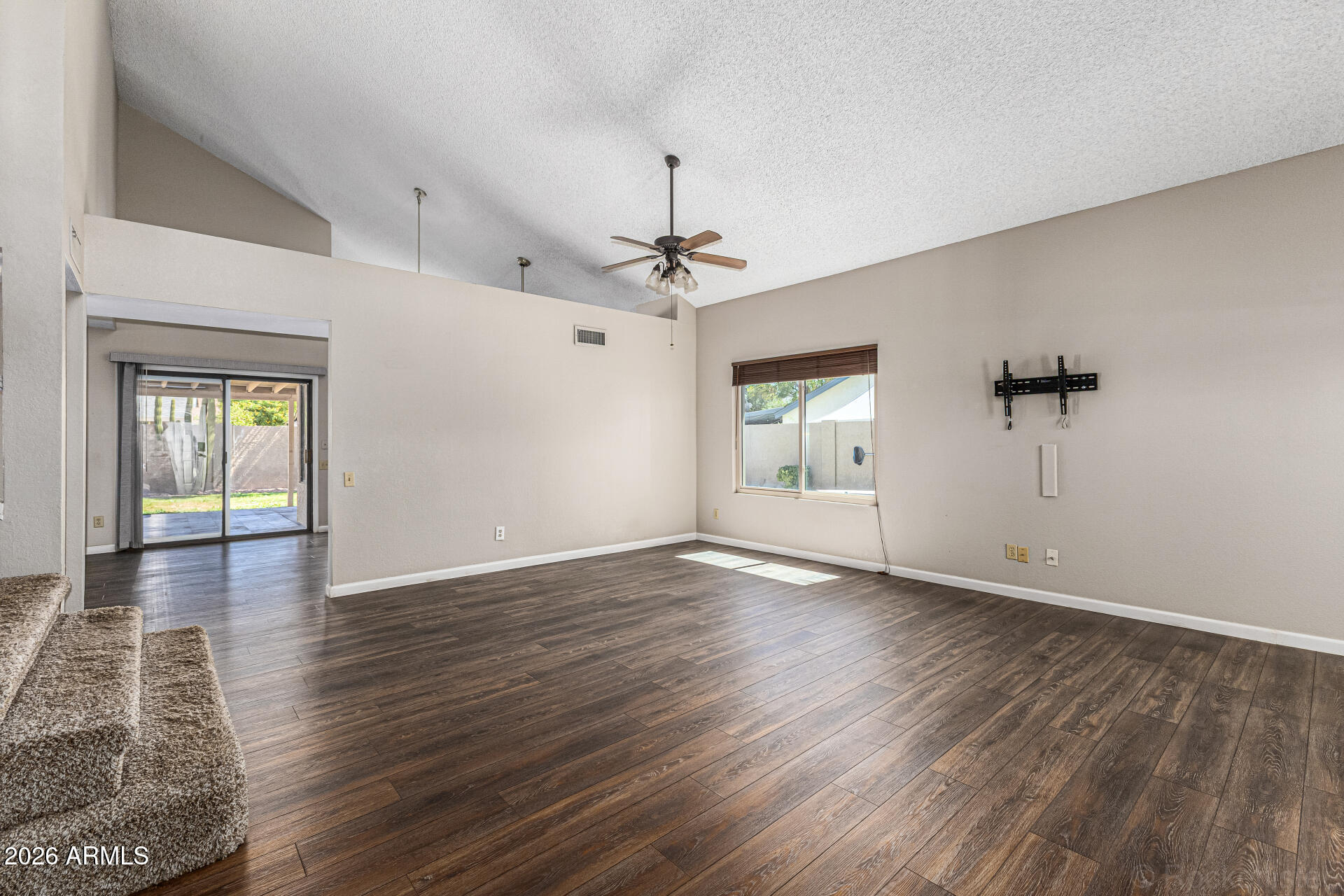 1577 N CHOLLA Street