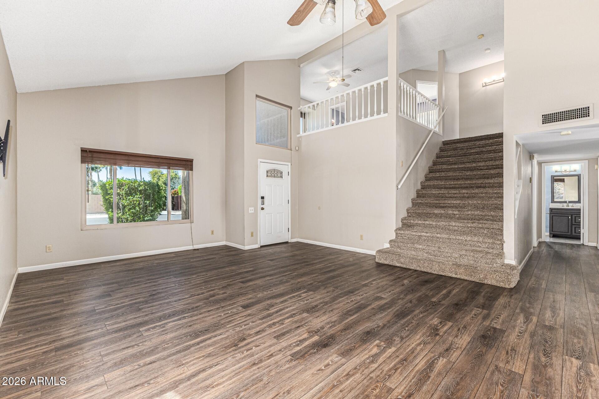 1577 N CHOLLA Street