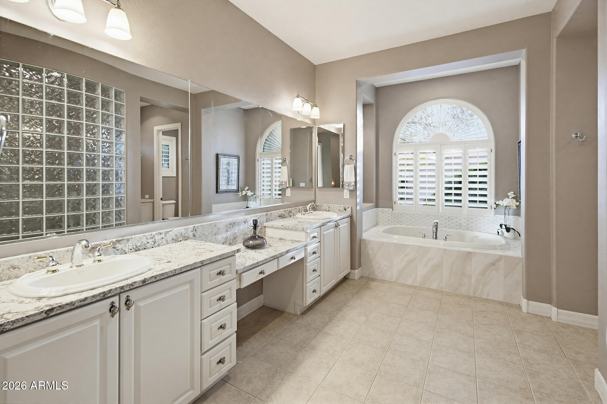 ANTHEM COUNTRY CLUB - Residential
