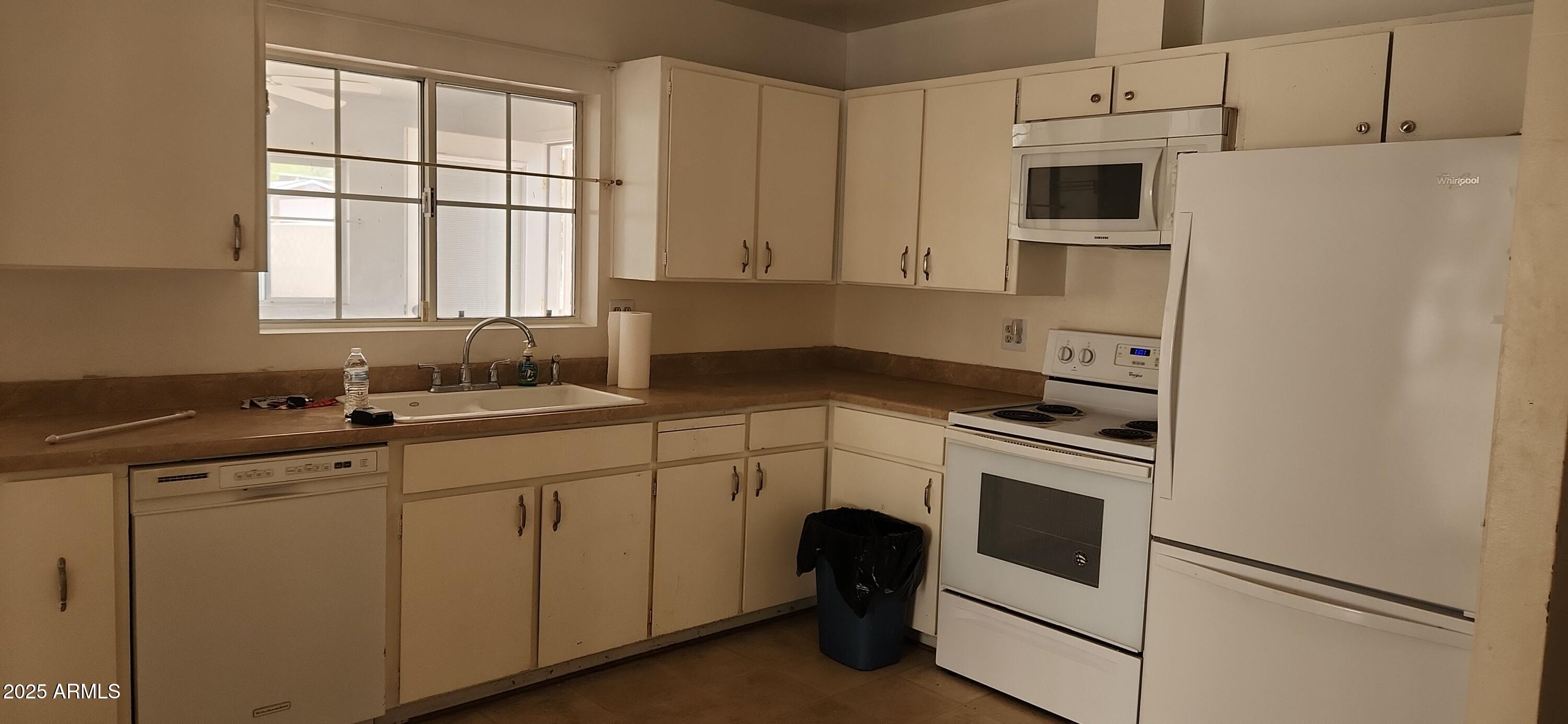 402 W FAIRHAVEN Road