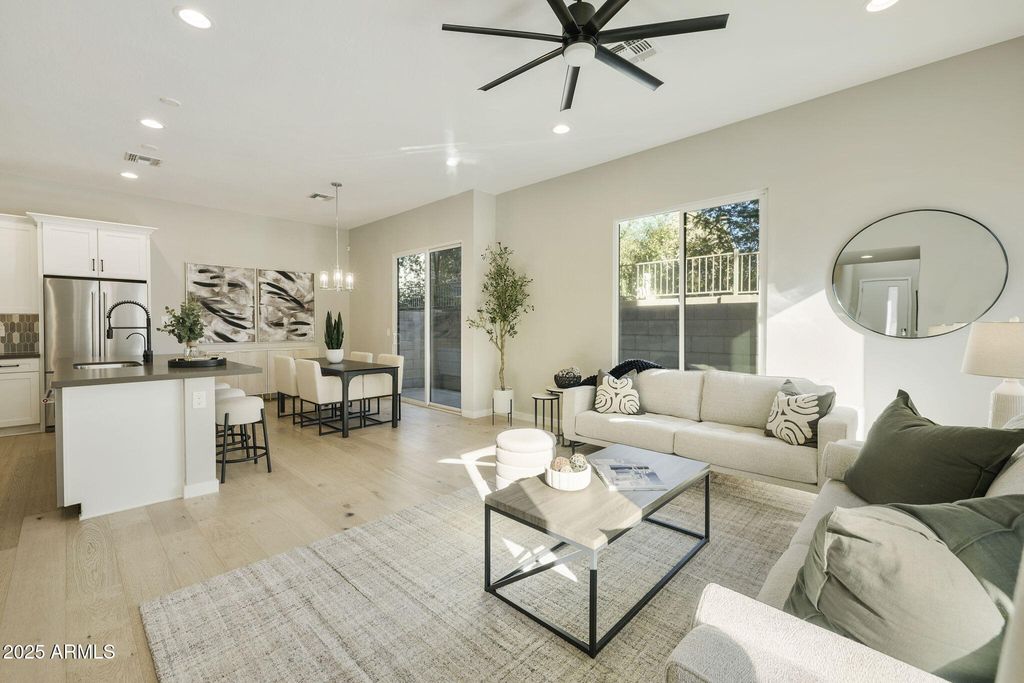 Photo of 901 S Smith Road #1046, Tempe, AZ 85281 (MLS # 6954081)