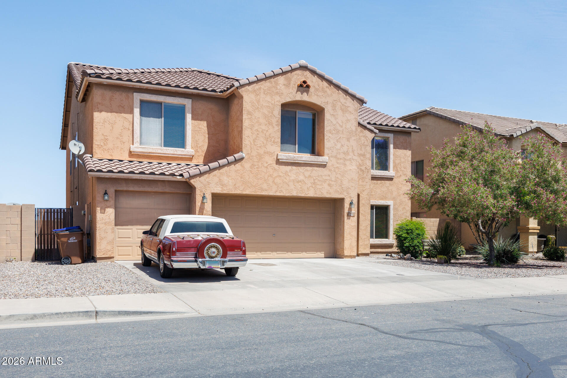 940 W ELIZABETH Way