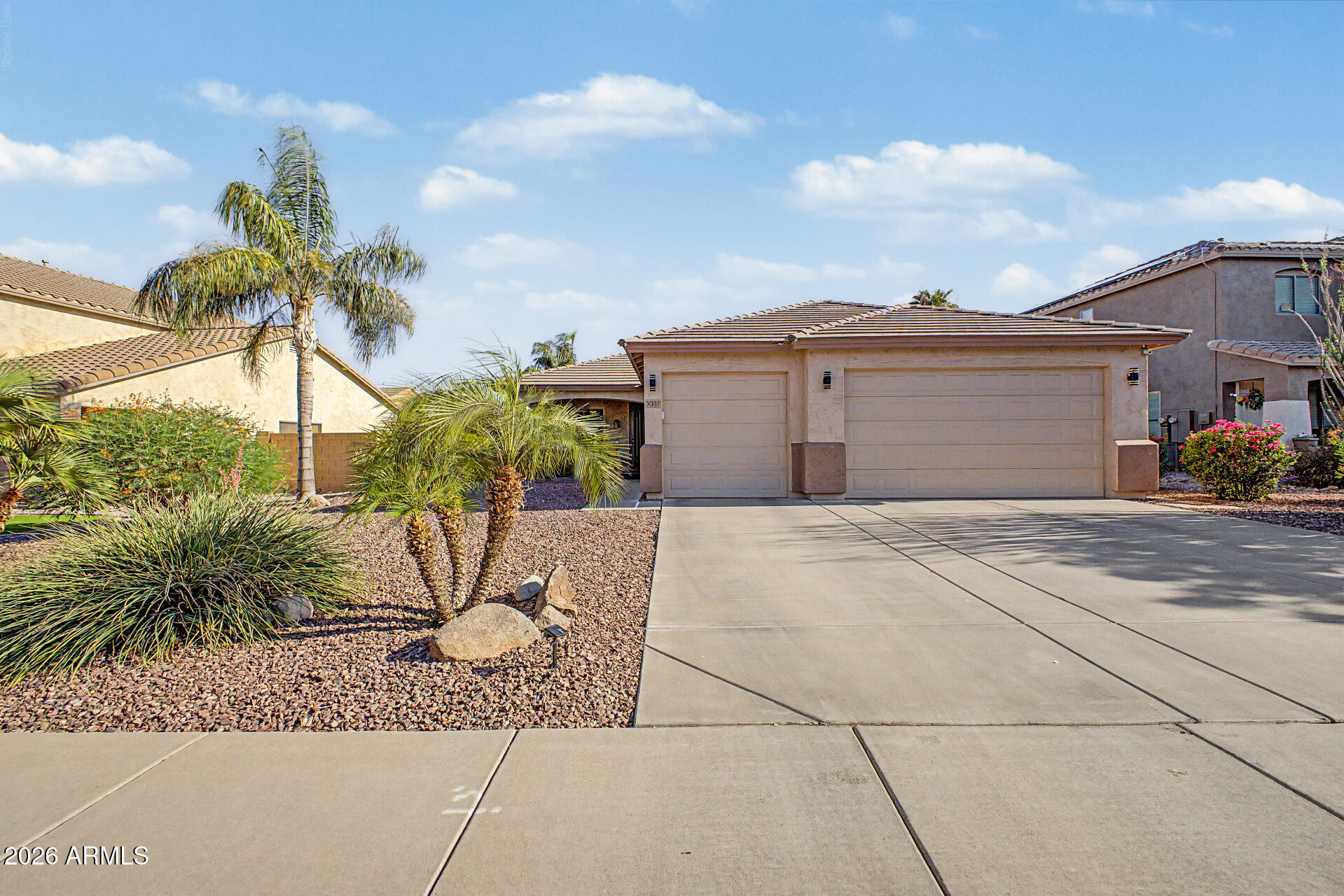 3007 W GOLDMINE MOUNTAIN Drive