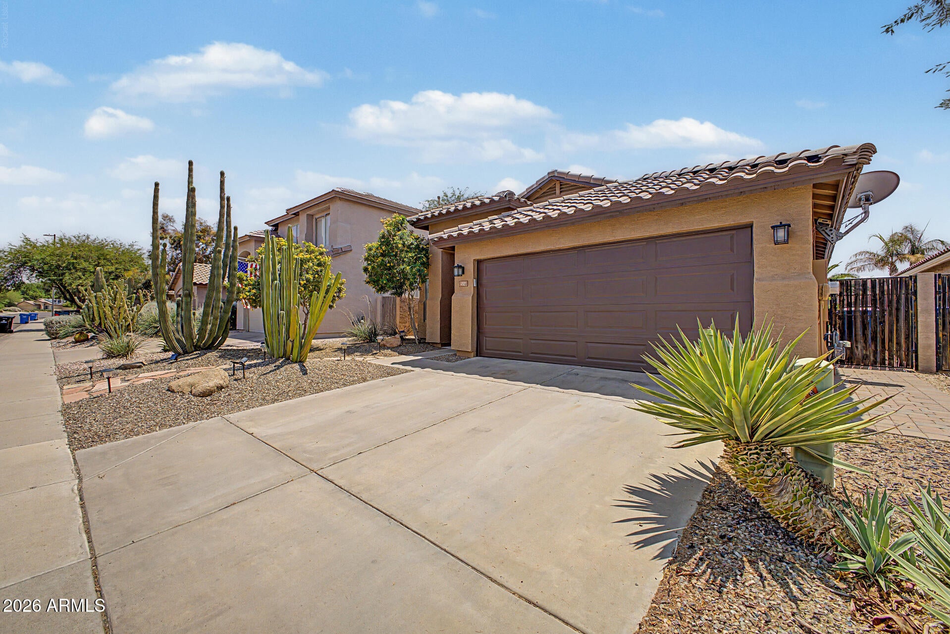 4327 E Tether Trail