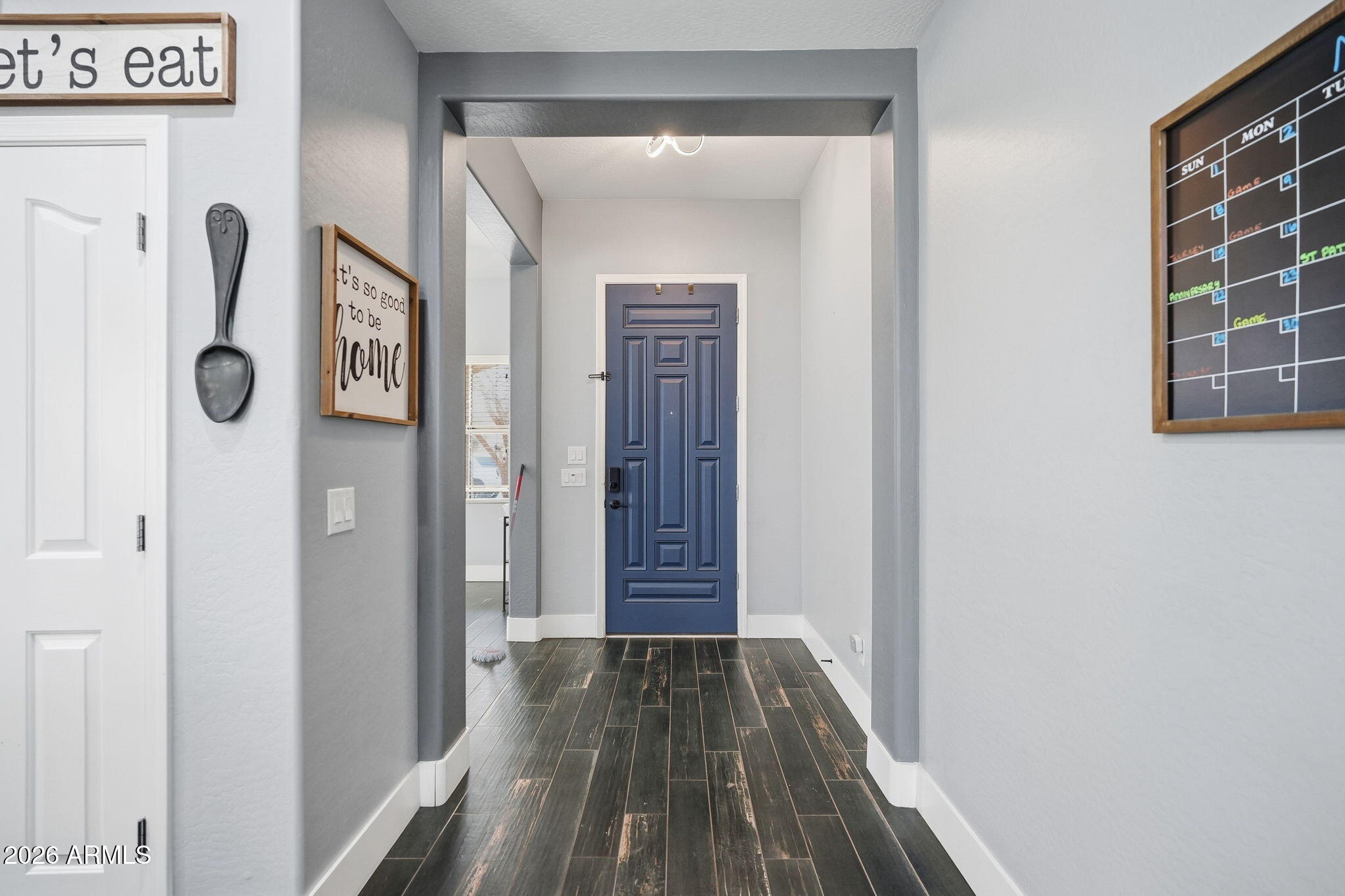 3412 E RAVENSWOOD Drive