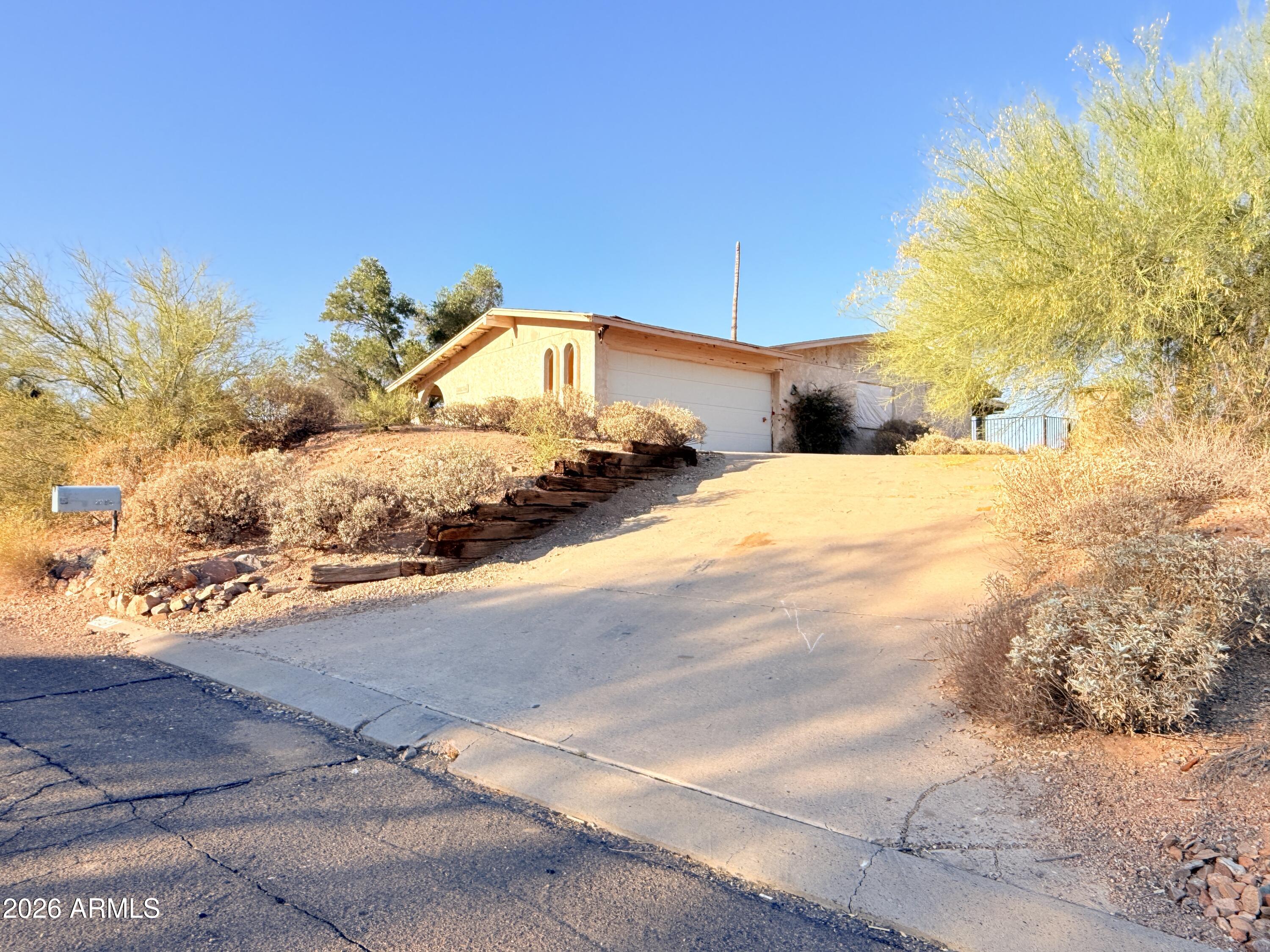 11067 N VALLEY Drive