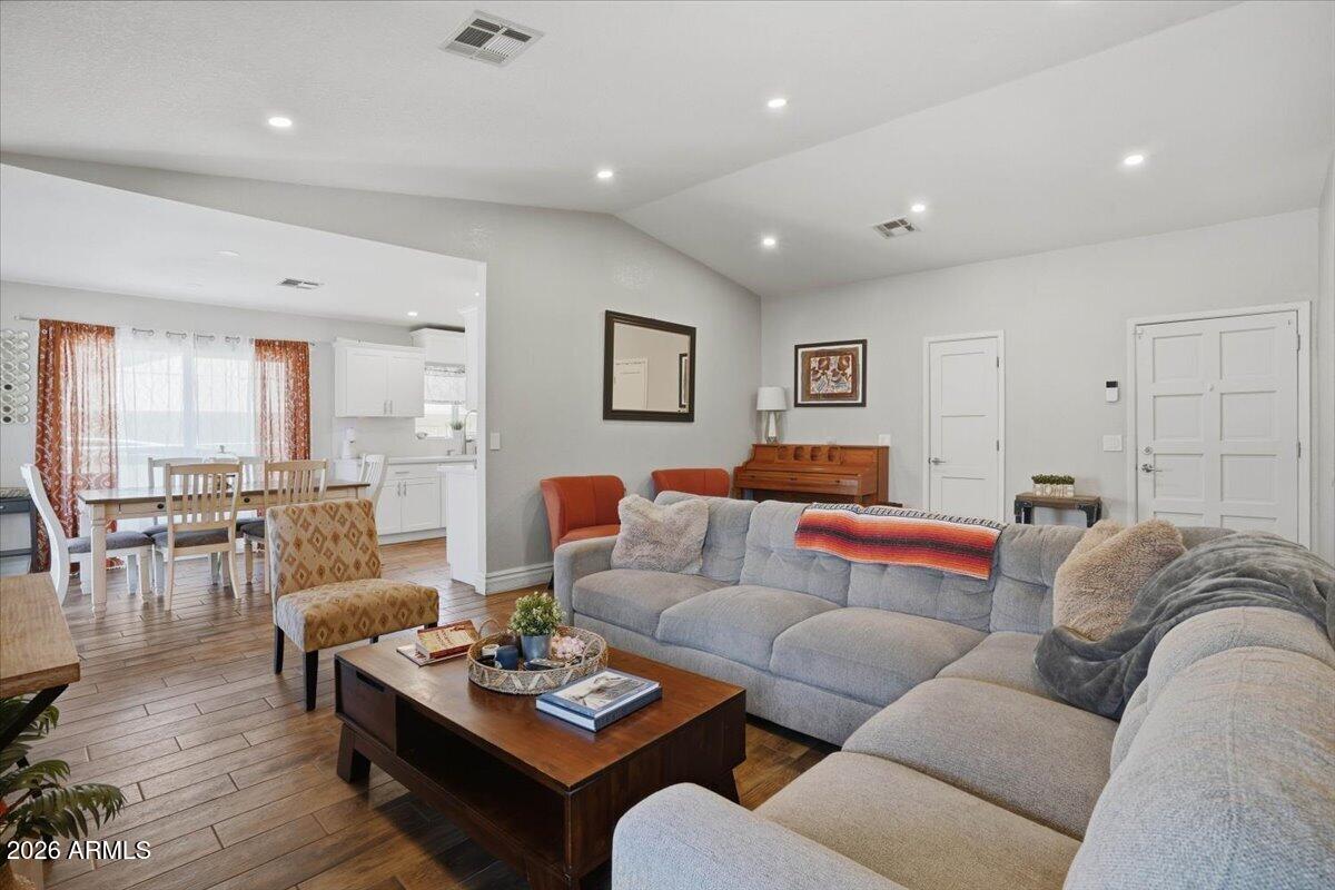 755 E PALOMINO Drive