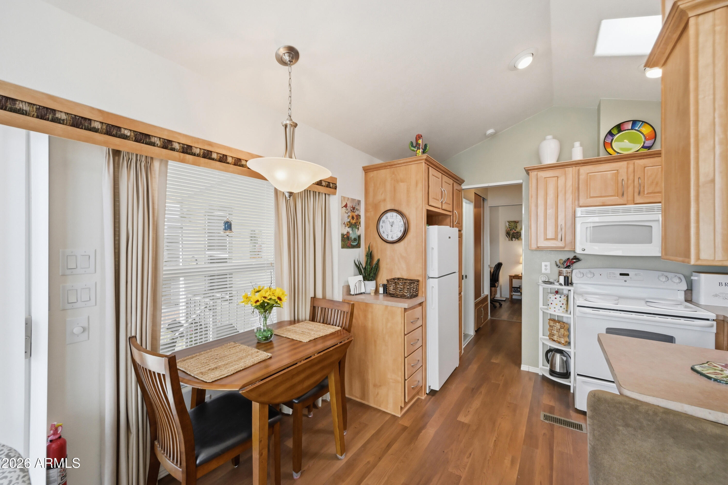 116 E MESQUITE Drive