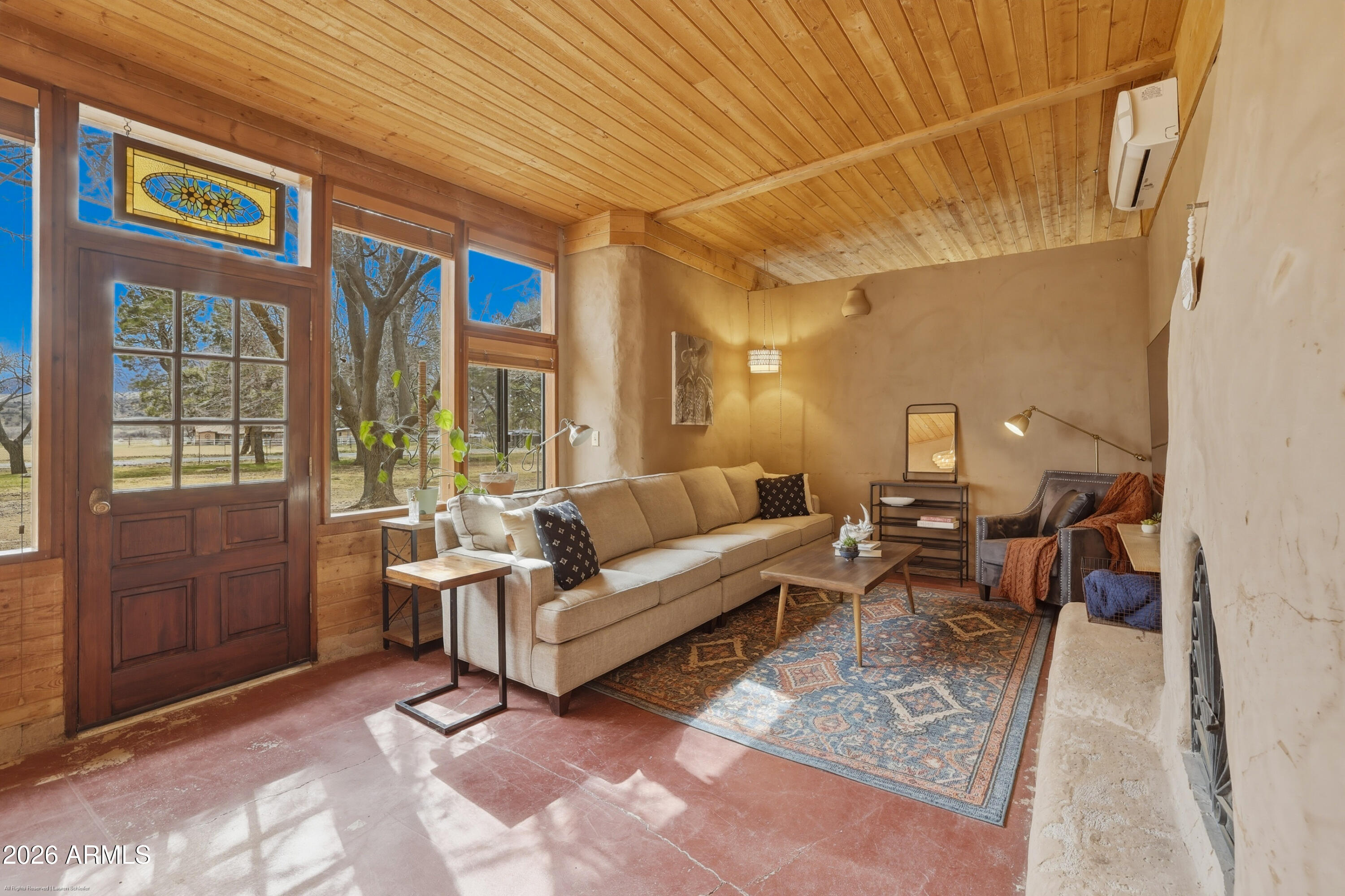 602 W PHEASANT RUN Circle