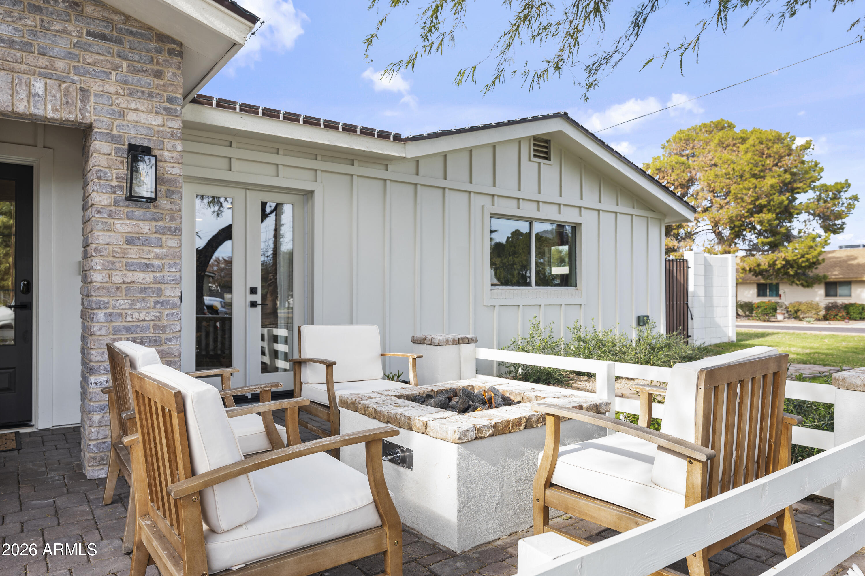 4244 N 35TH Place