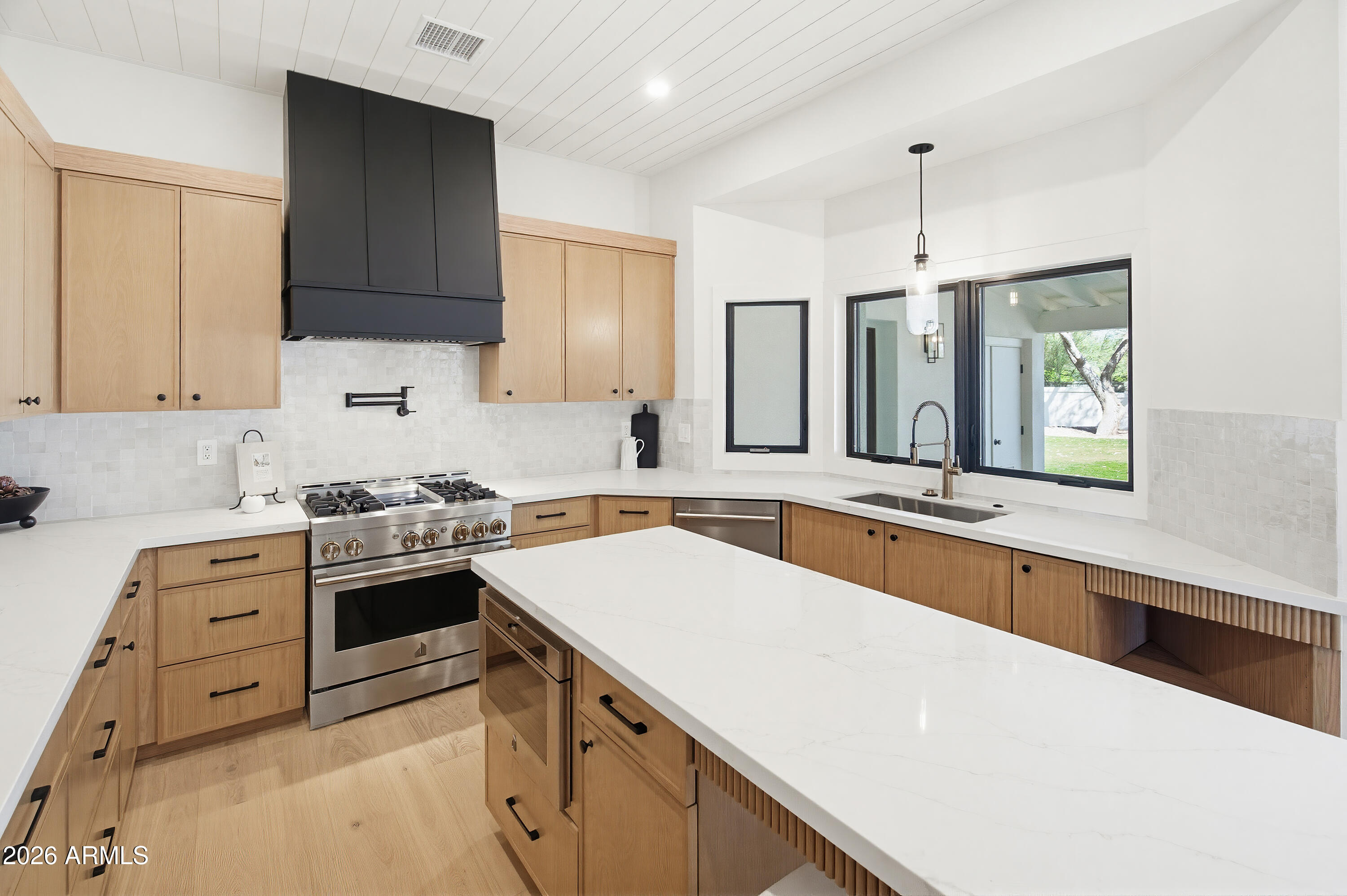 CHENEY MANOR LOT 6 - Residential