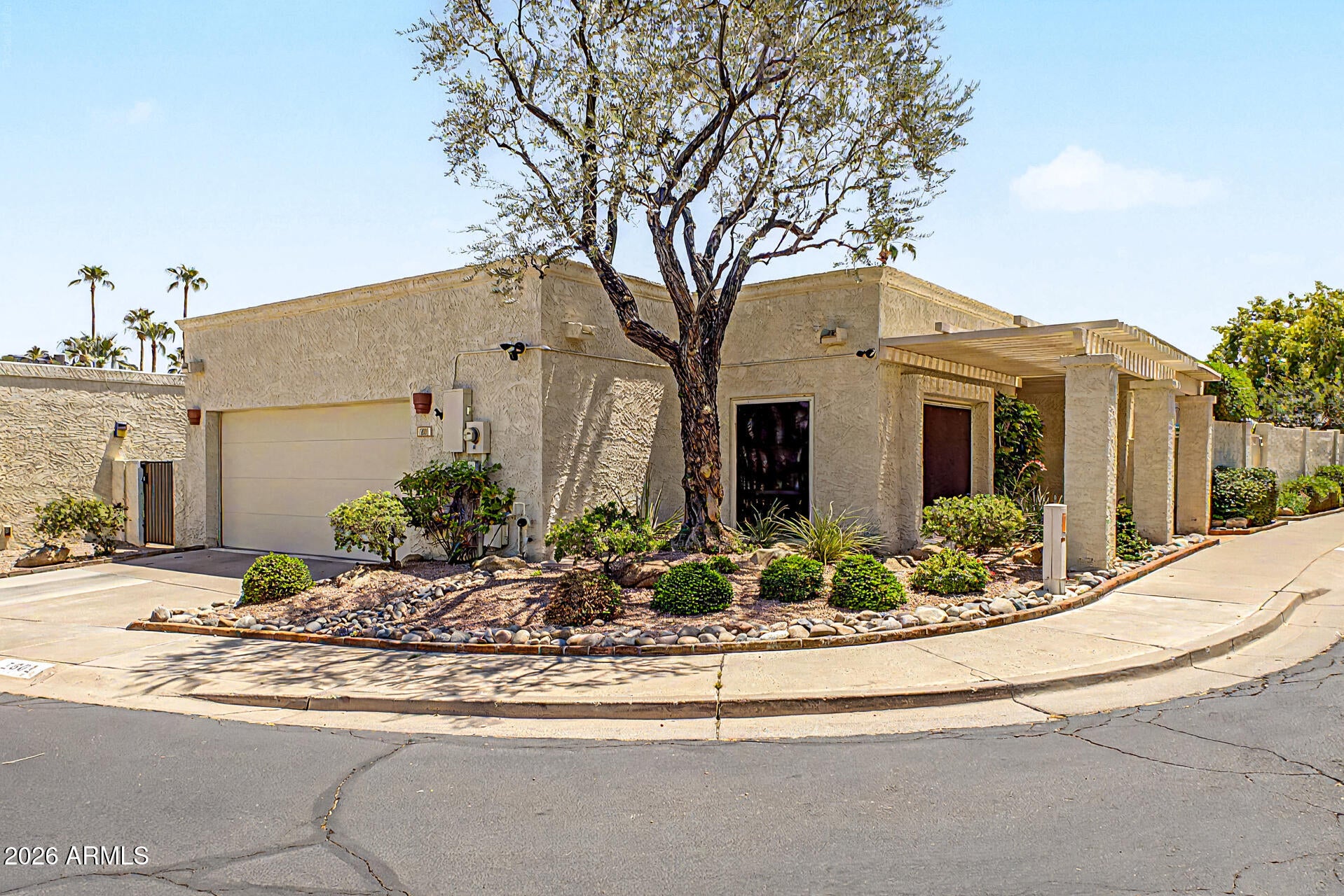 1801 E WINTER Drive