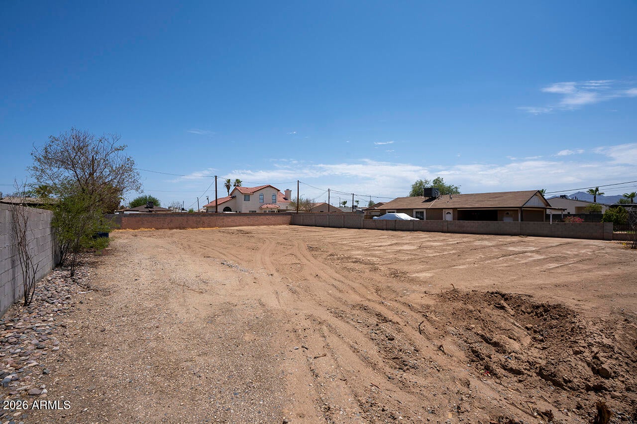 607 S 1ST Street 33