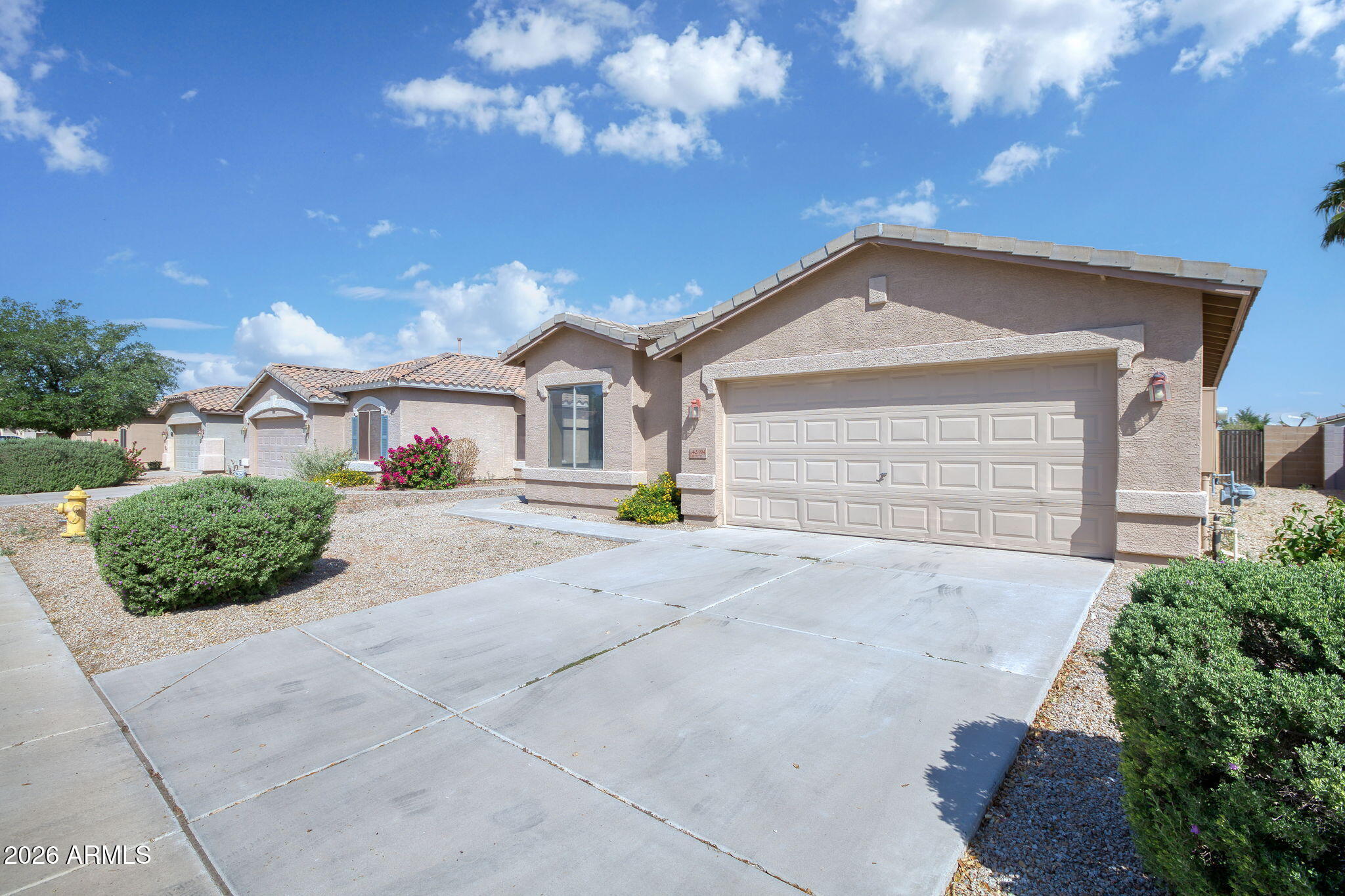 42394 W OAKLAND Drive