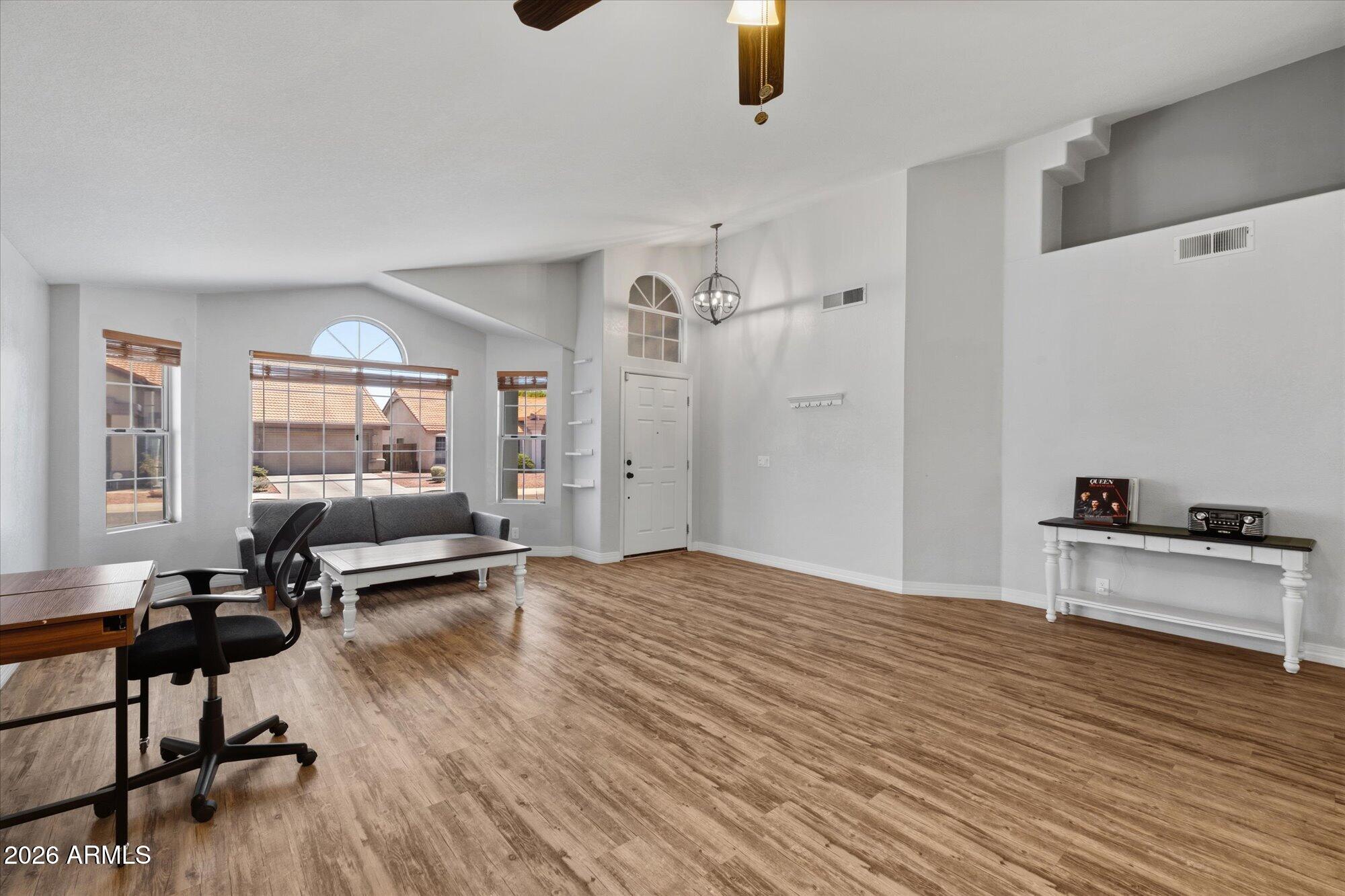 3864 W ALAMEDA Road