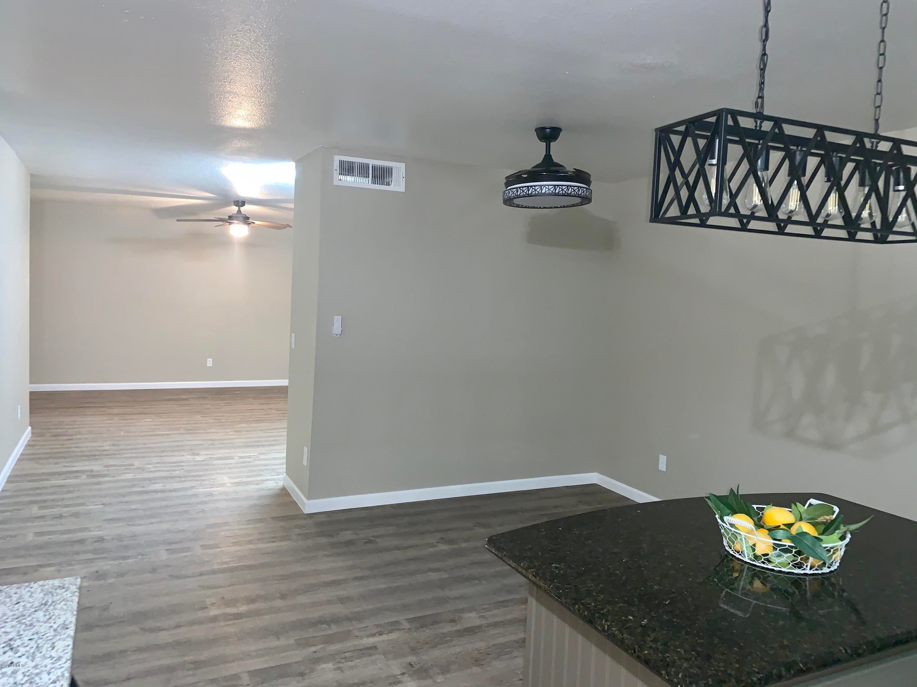 812 N 86th Place