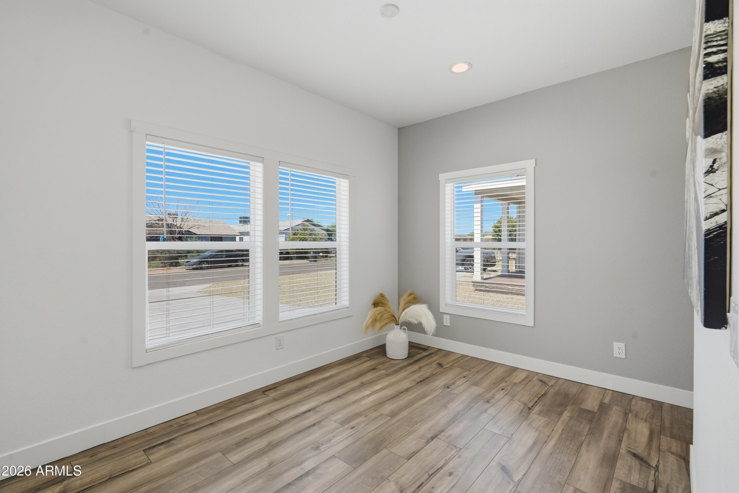 21728 W ROOSEVELT Avenue
