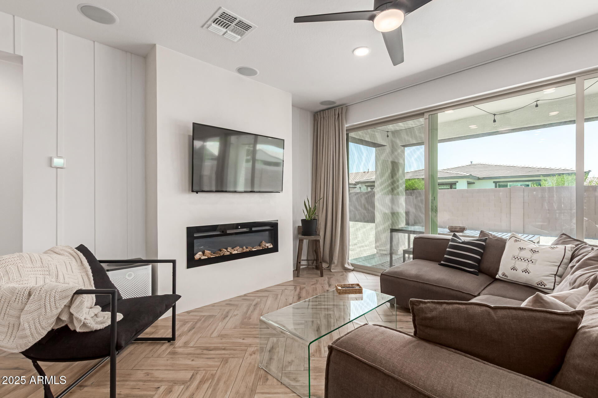 22853 E Calle Luna --